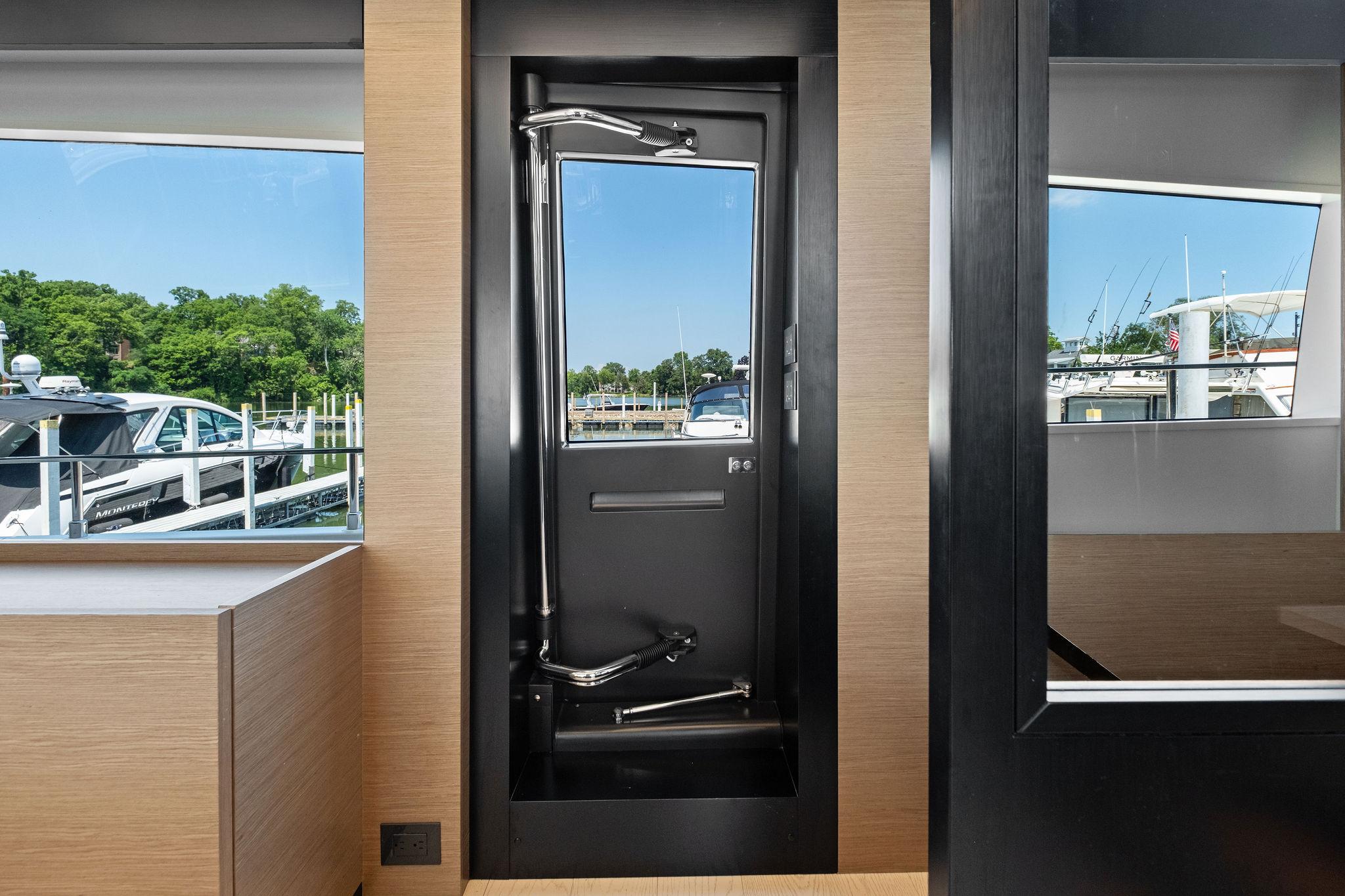 2018 Ferretti Yachts 78 