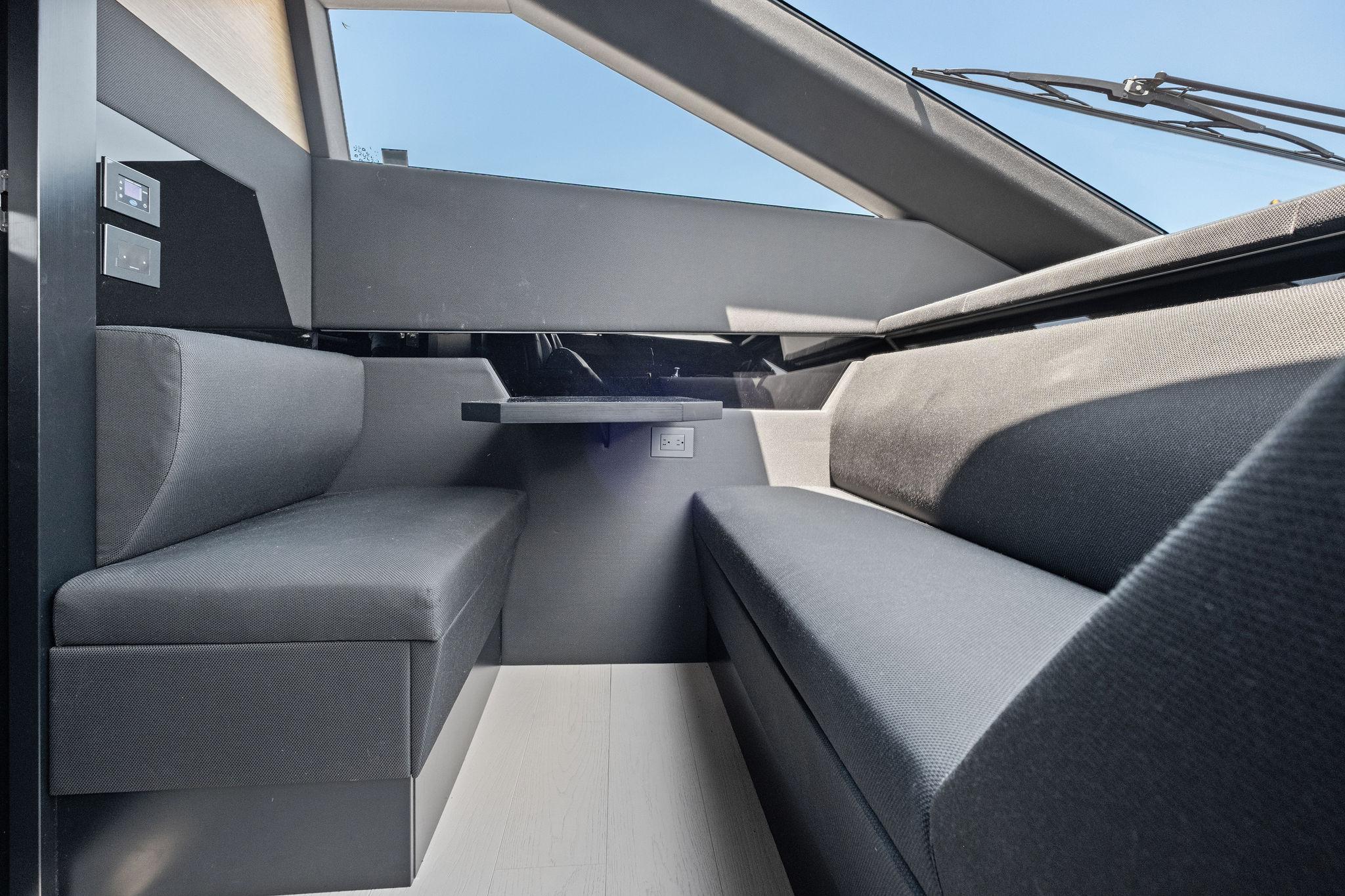 2018 Ferretti Yachts 78 