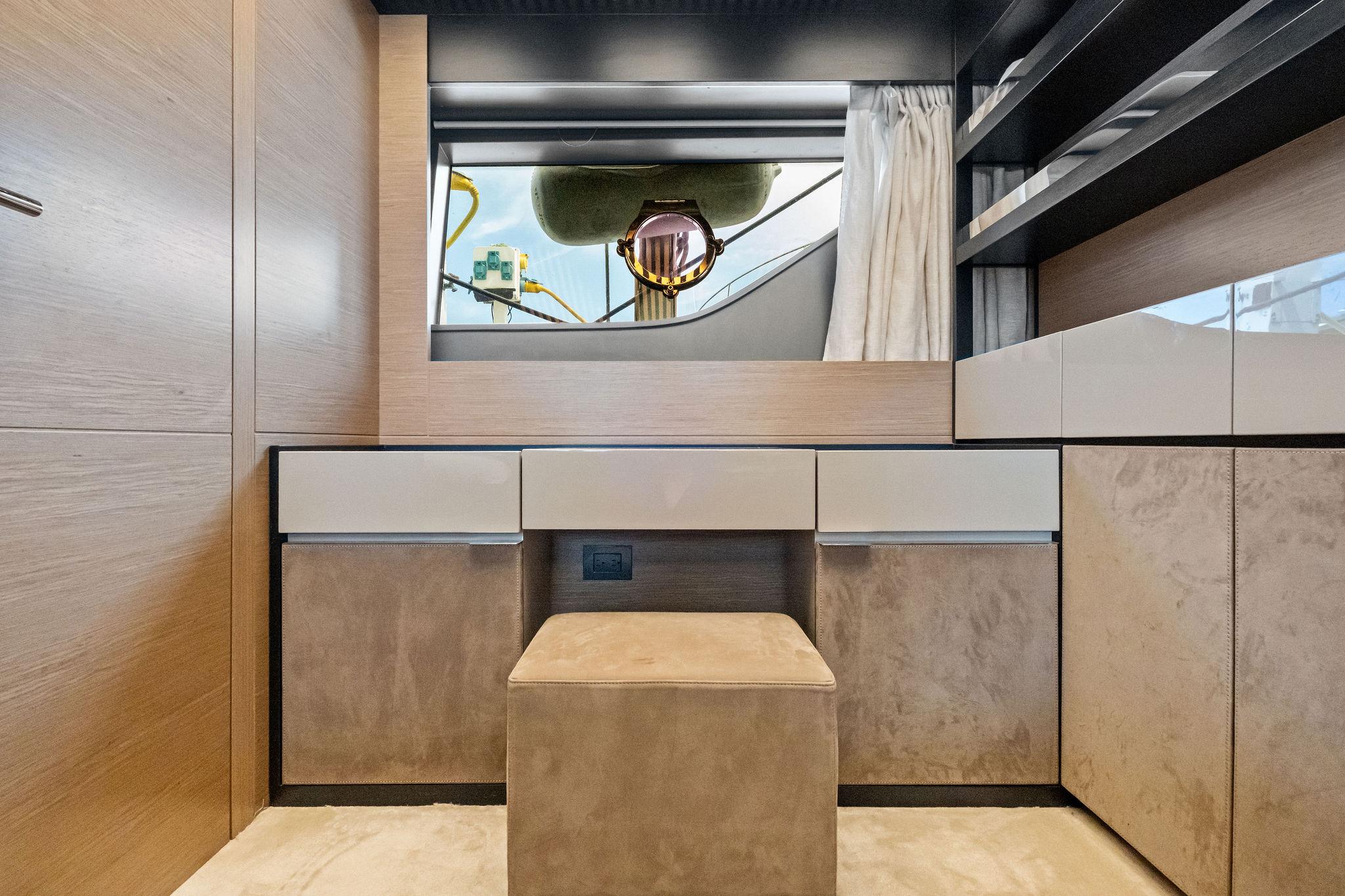 2018 Ferretti Yachts 78 