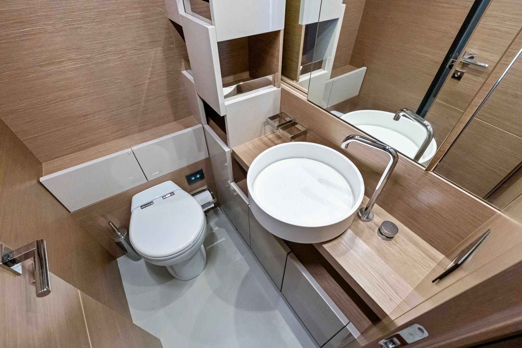 2018 Ferretti Yachts 78 