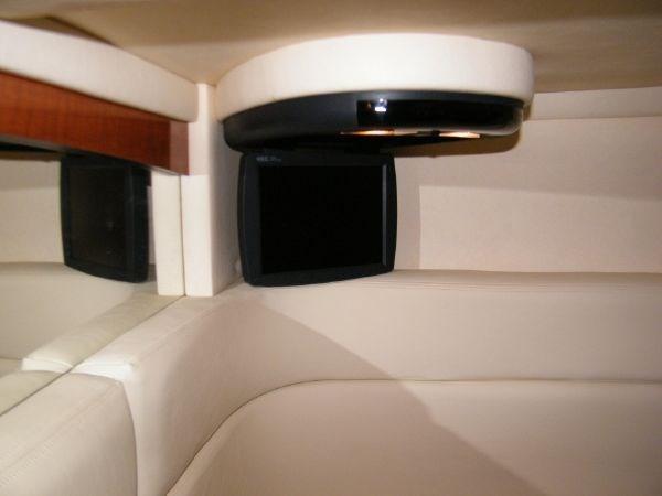 2005-sea-ray-320-sundancer-power-9792931-20250513181652508-1_XLARGE