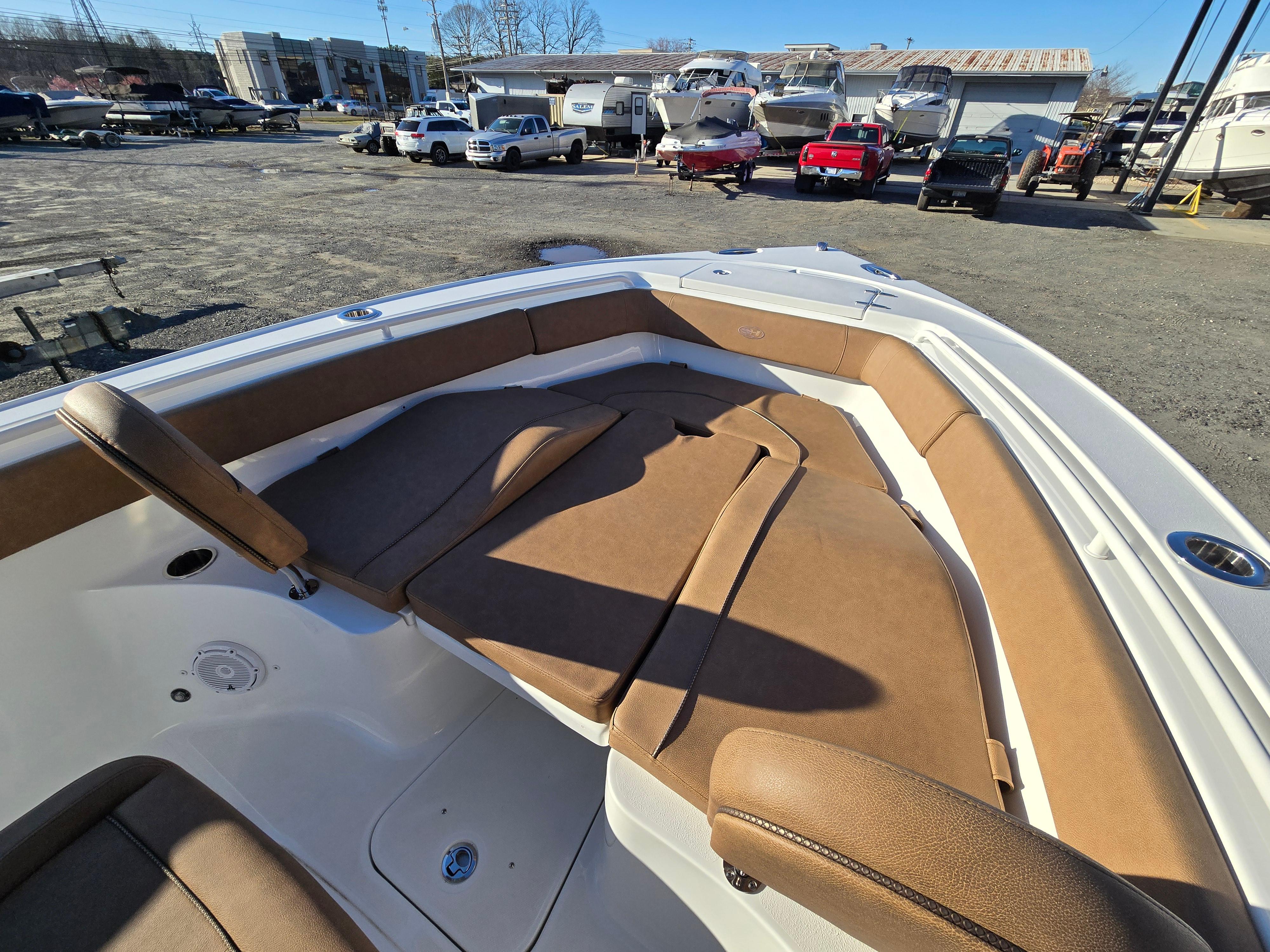 2022-sea-hunt-ultra-255-se-power-9712936-20250312084738258-1_XLARGE