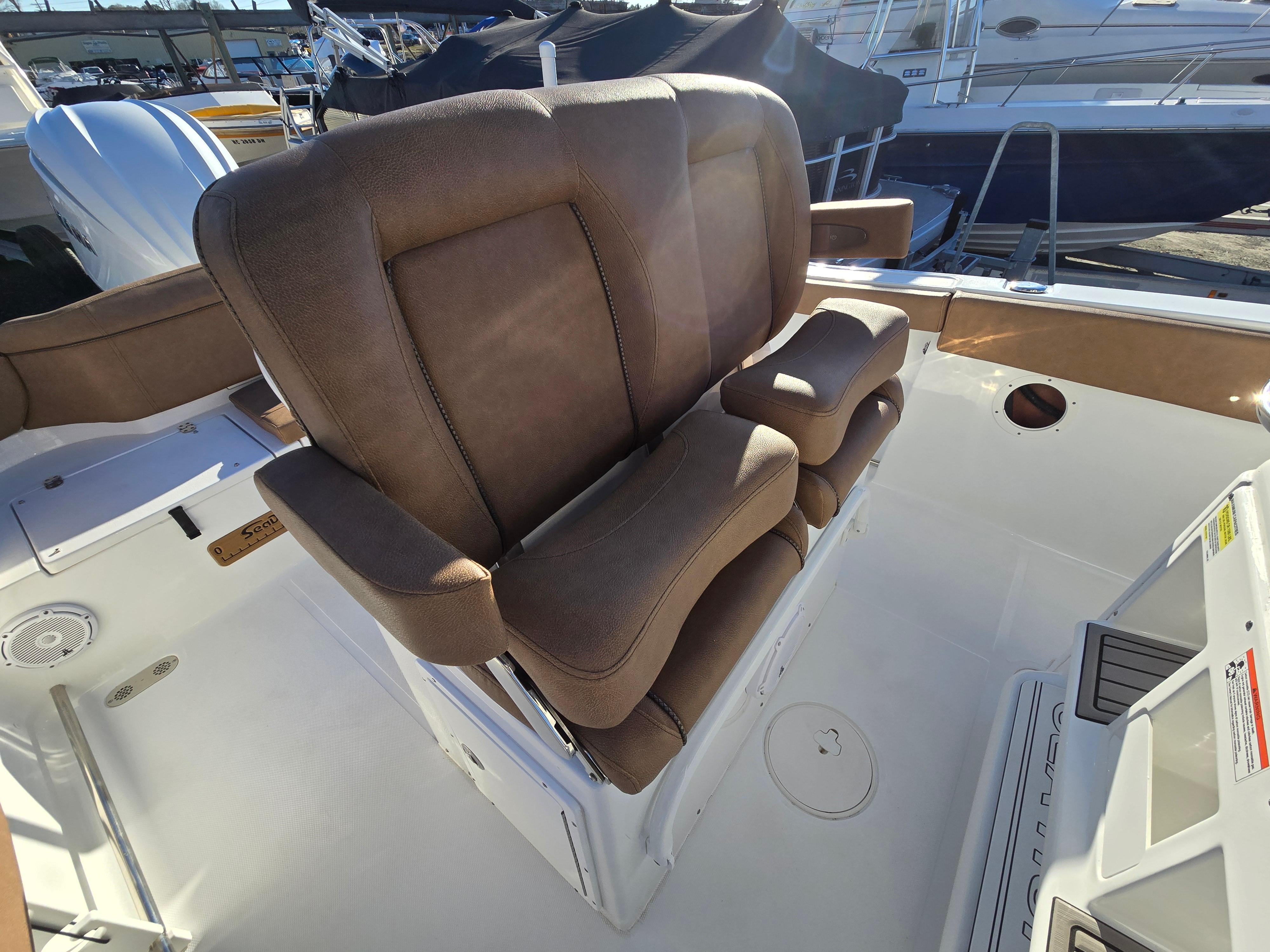 2022-sea-hunt-ultra-255-se-power-9712936-20250312084823839-1_XLARGE