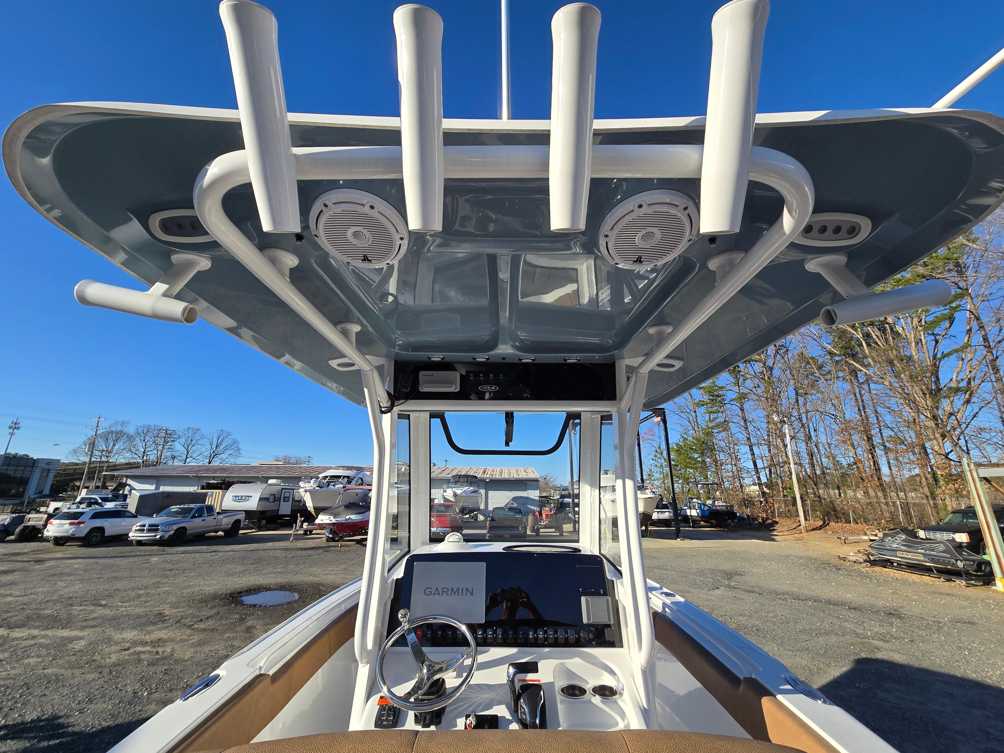 2022-sea-hunt-ultra-255-se-power-9712936-20250312084921514-1_XLARGE