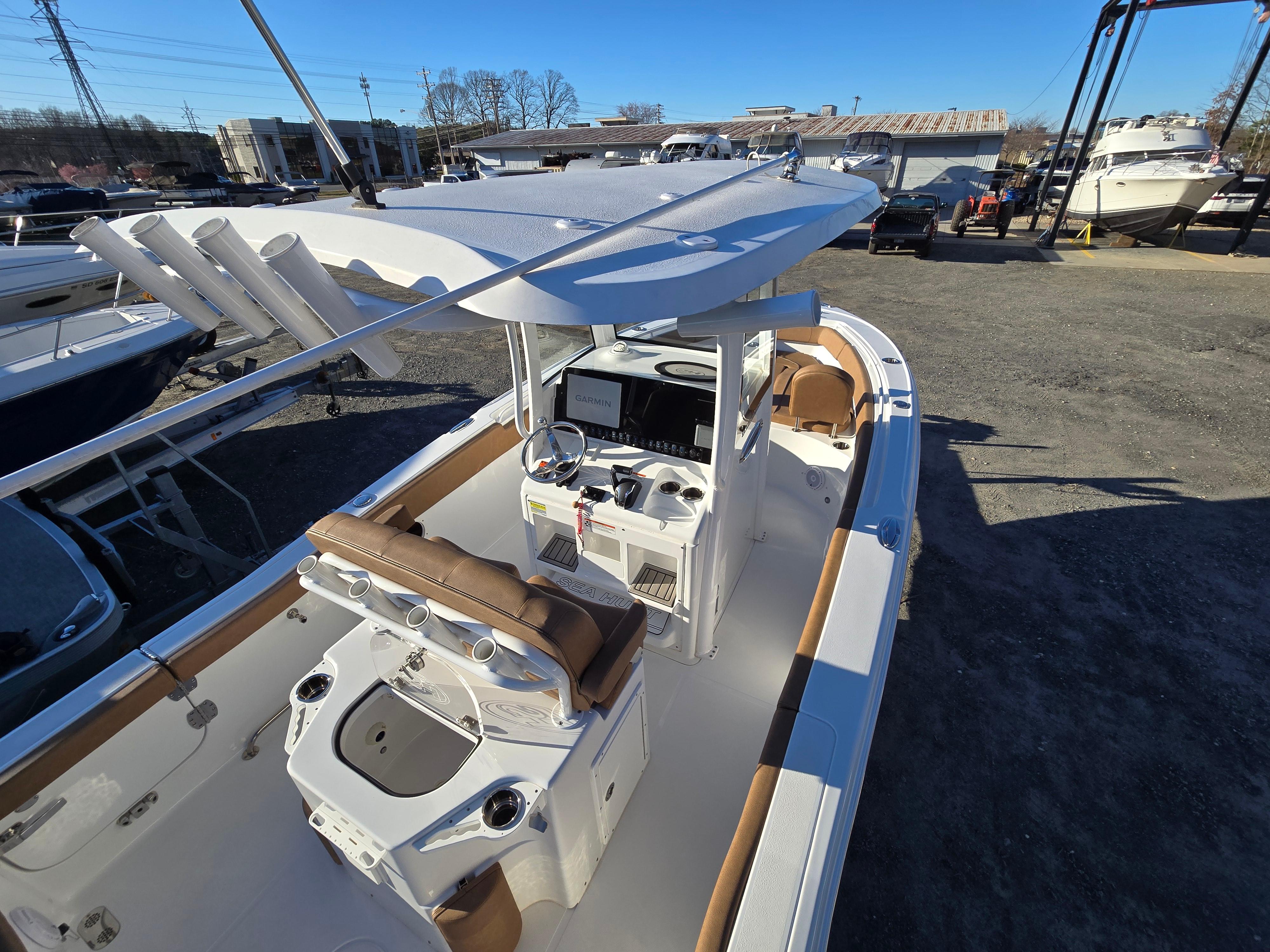 2022-sea-hunt-ultra-255-se-power-9712936-20250312084953387-1_XLARGE