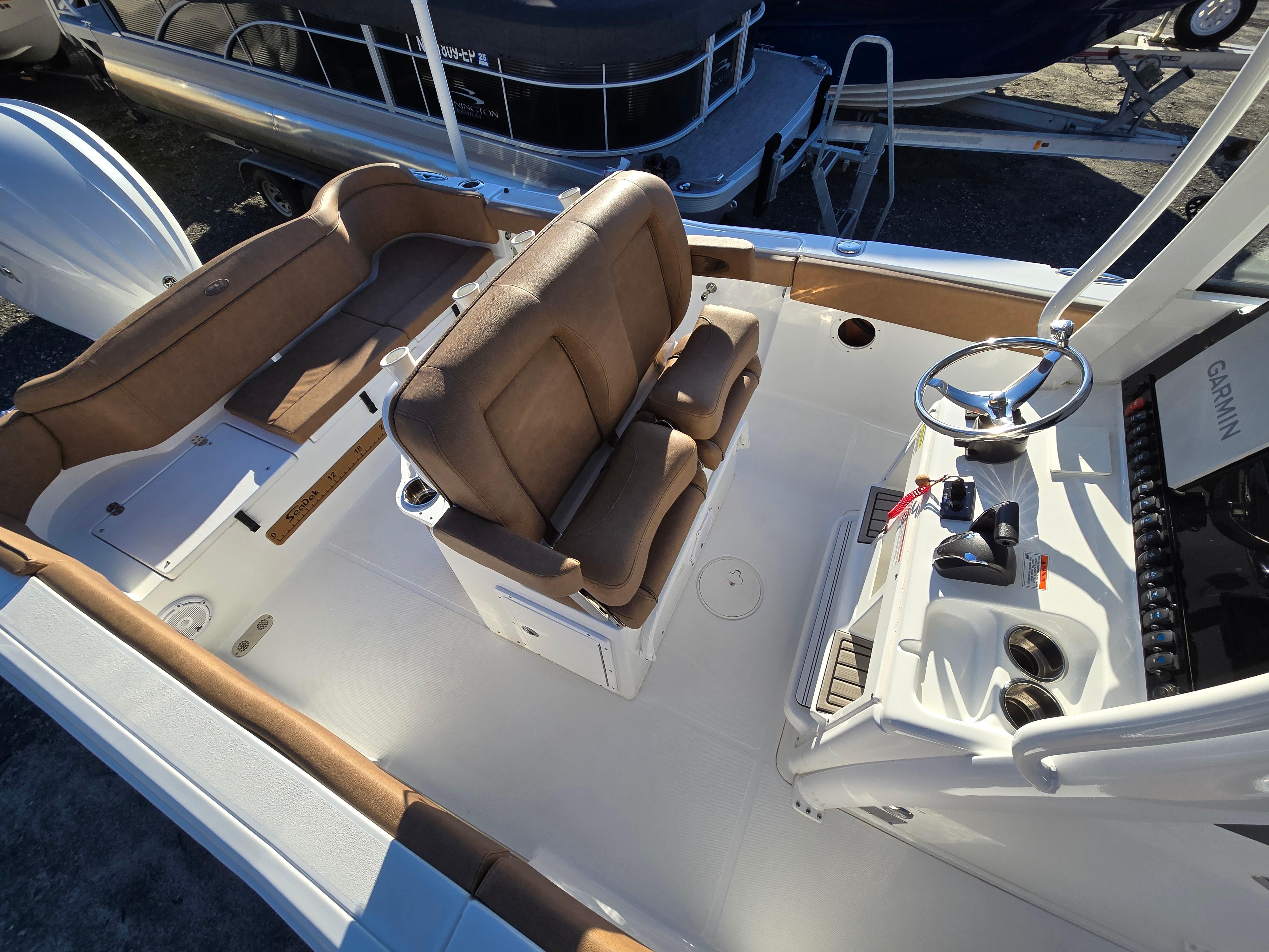 2022-sea-hunt-ultra-255-se-power-9712936-20250312084957275-1_XLARGE