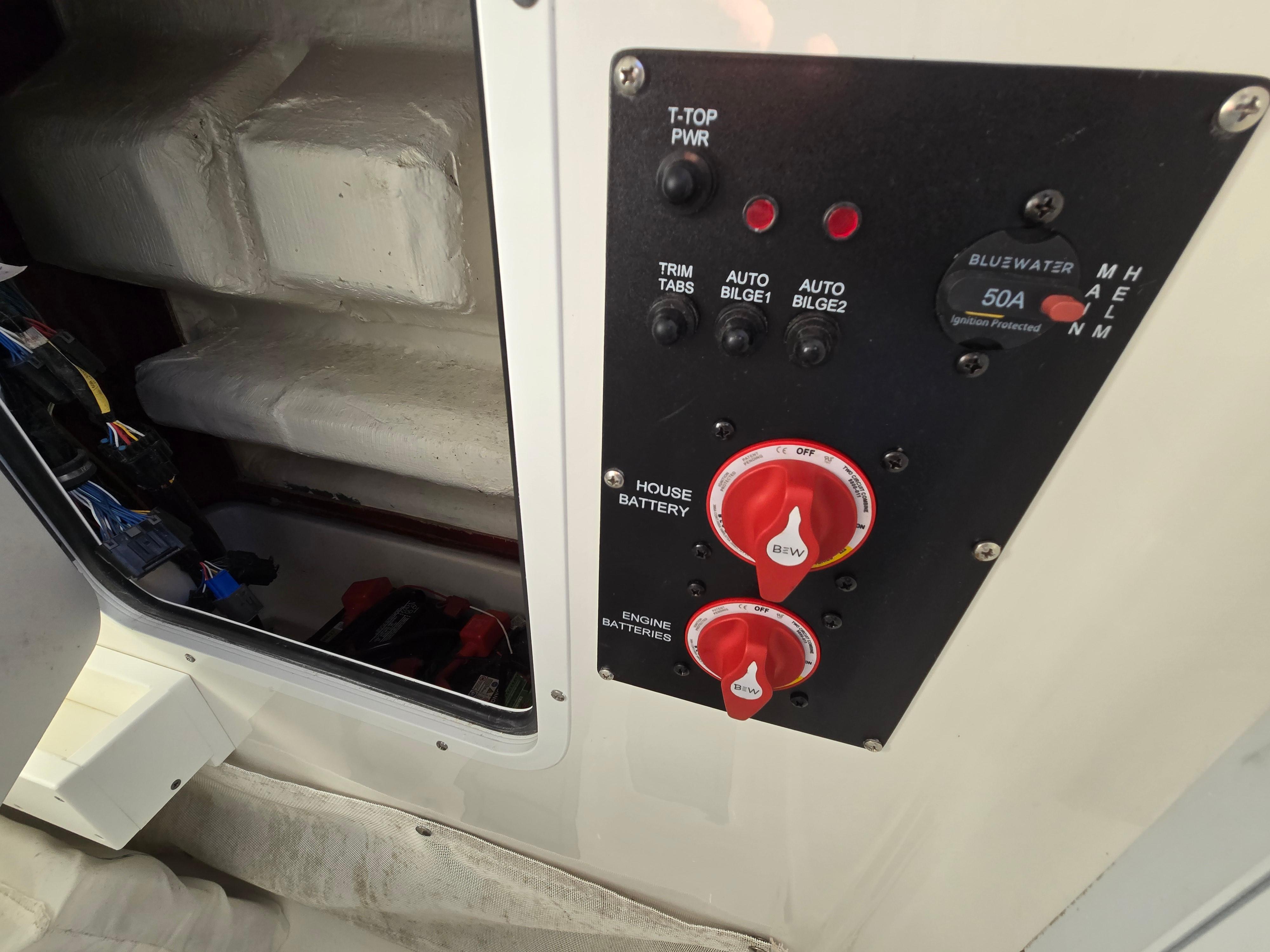 2022-sea-hunt-ultra-255-se-power-9712936-20250312085017172-1_XLARGE