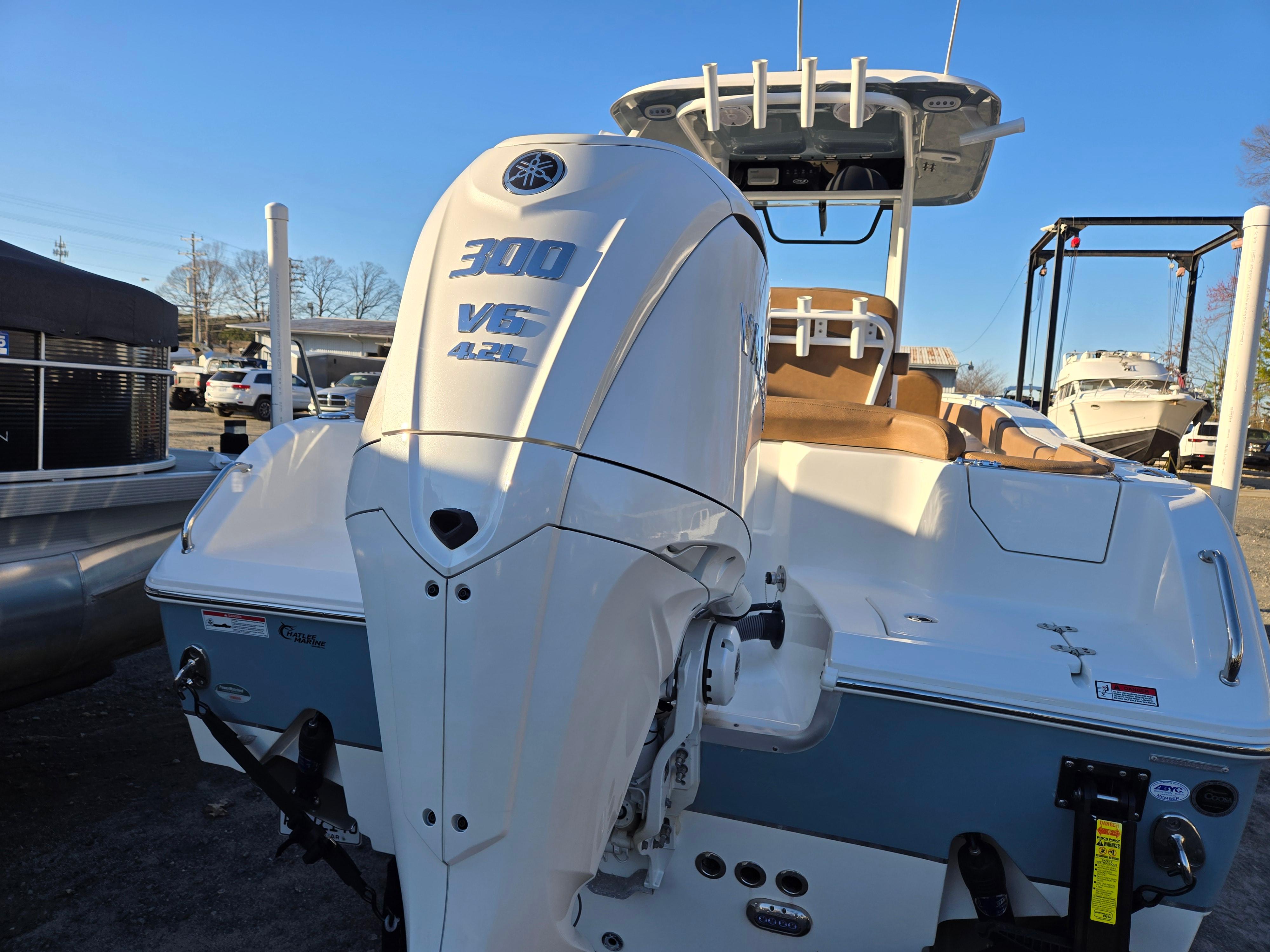 2022-sea-hunt-ultra-255-se-power-9712936-20250312085144064-1_XLARGE