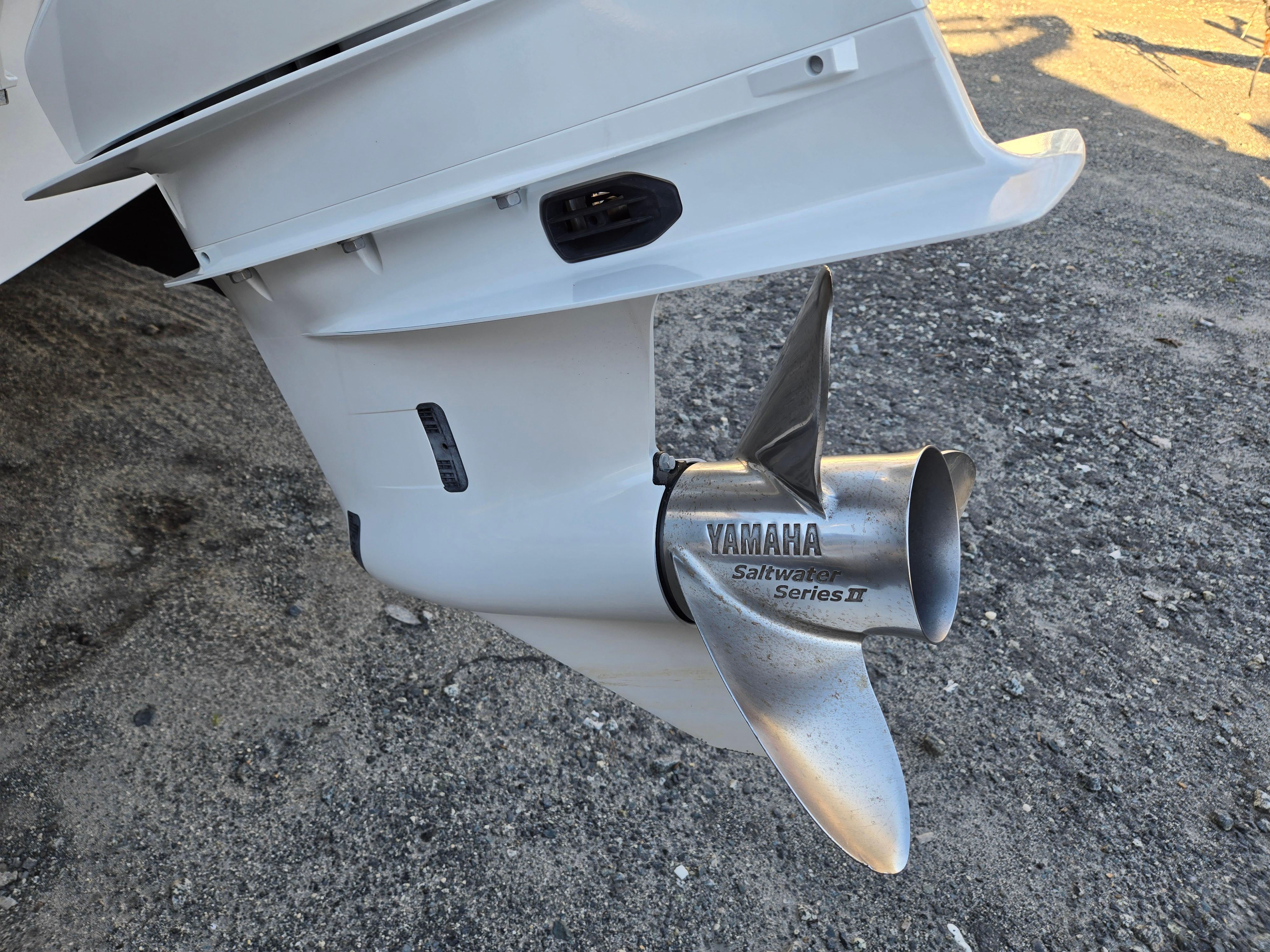 2022-sea-hunt-ultra-255-se-power-9712936-20250312085148710-1_XLARGE