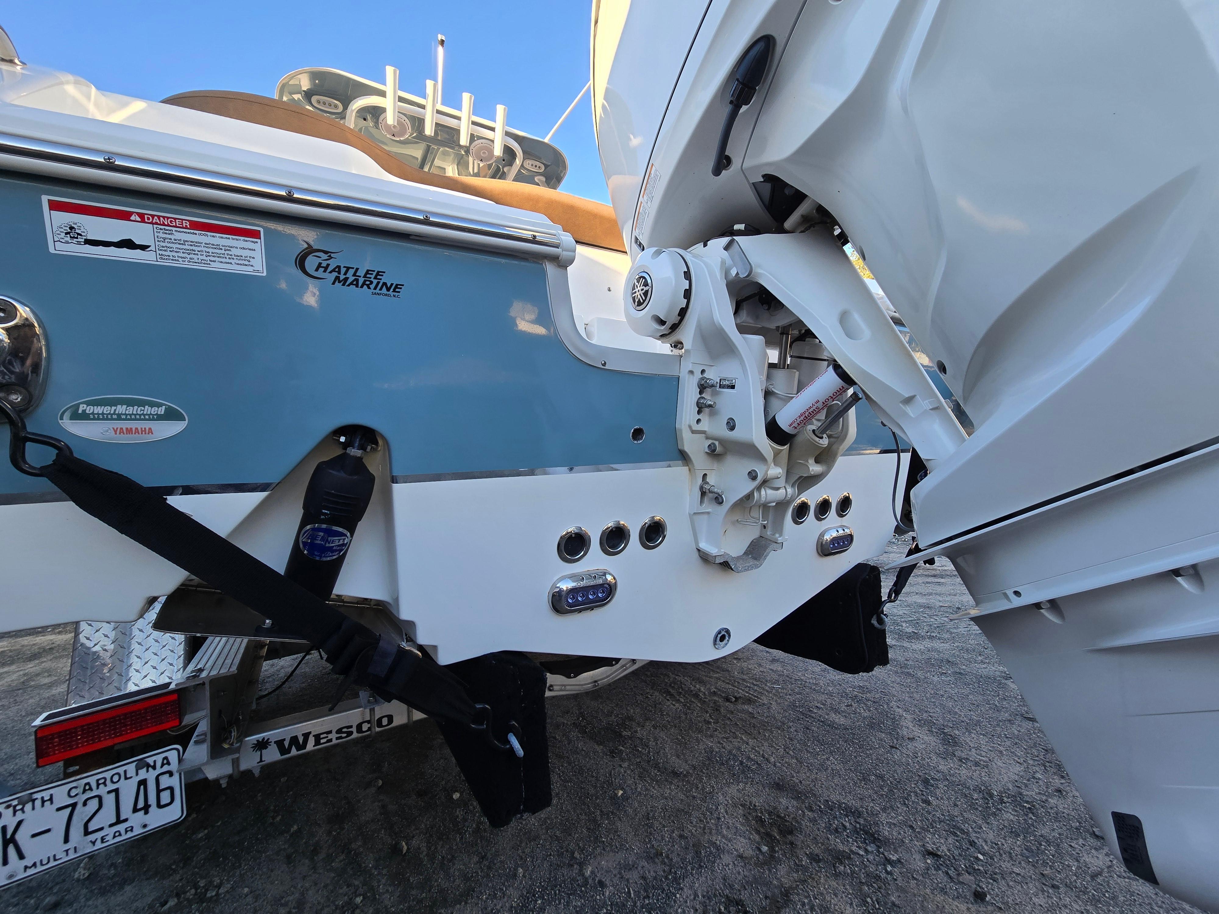 2022-sea-hunt-ultra-255-se-power-9712936-20250312085152329-1_XLARGE