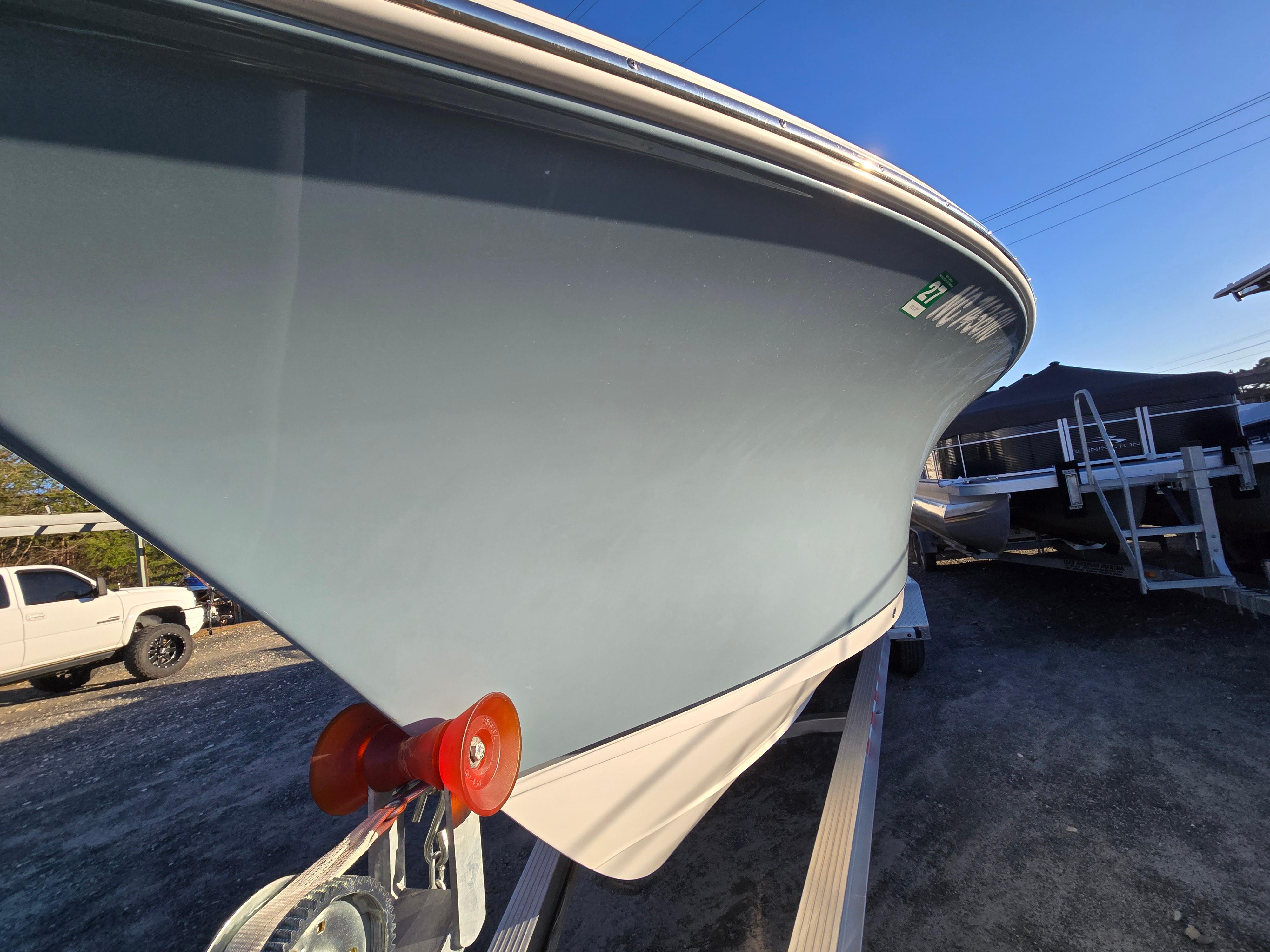 2022-sea-hunt-ultra-255-se-power-9712936-20250312085247346-1_XLARGE