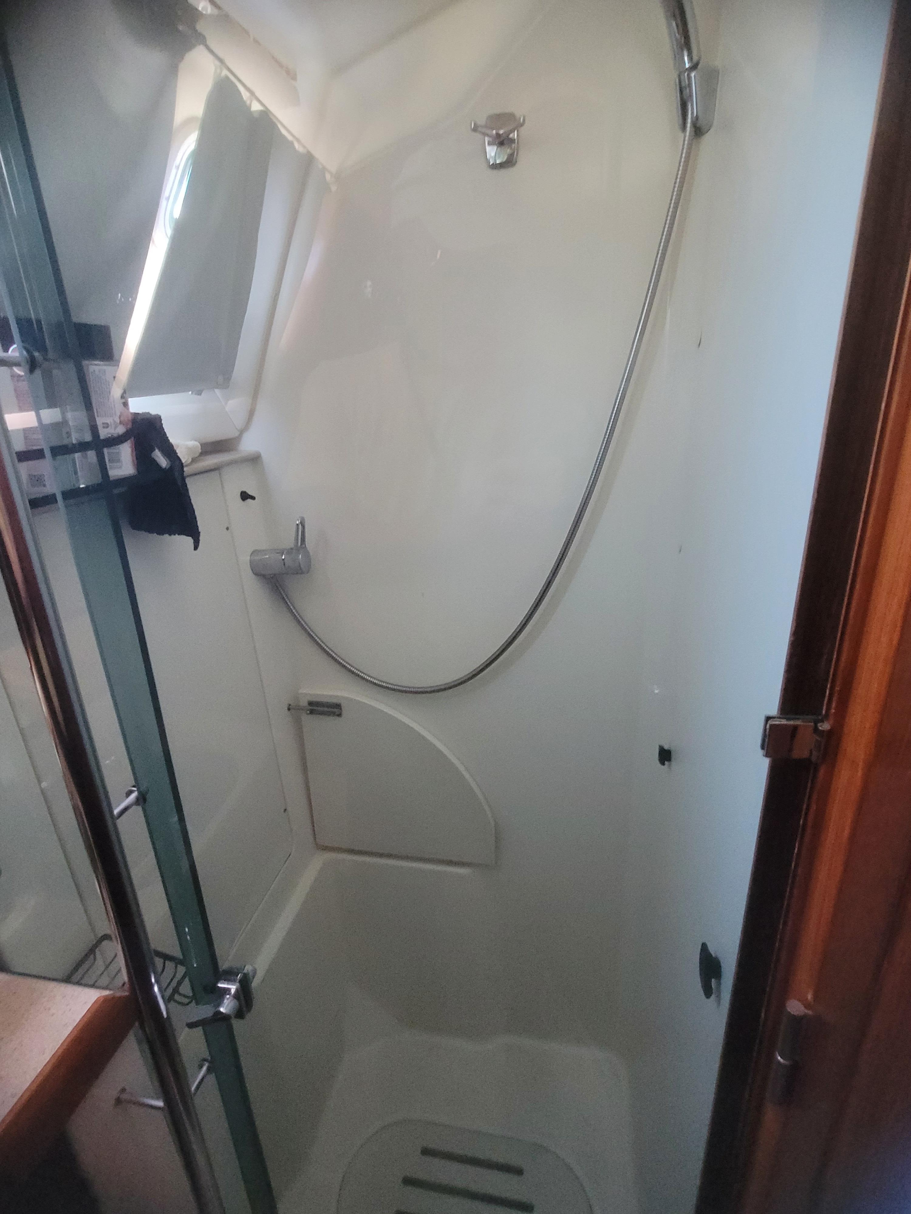 Proxima Yacht Photos Pics Stand-up Shower