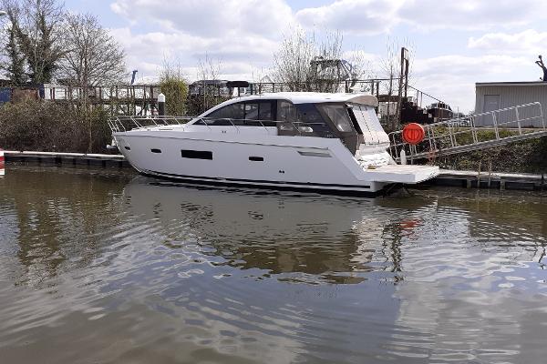 Sealine S450
