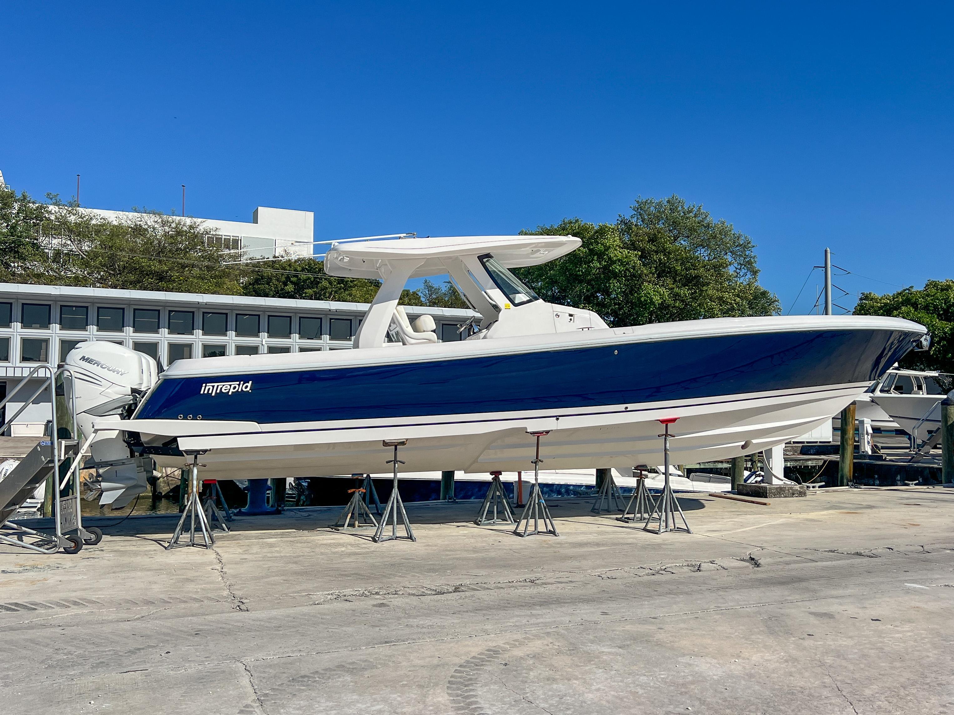 Intrepid 375 Nomad SE