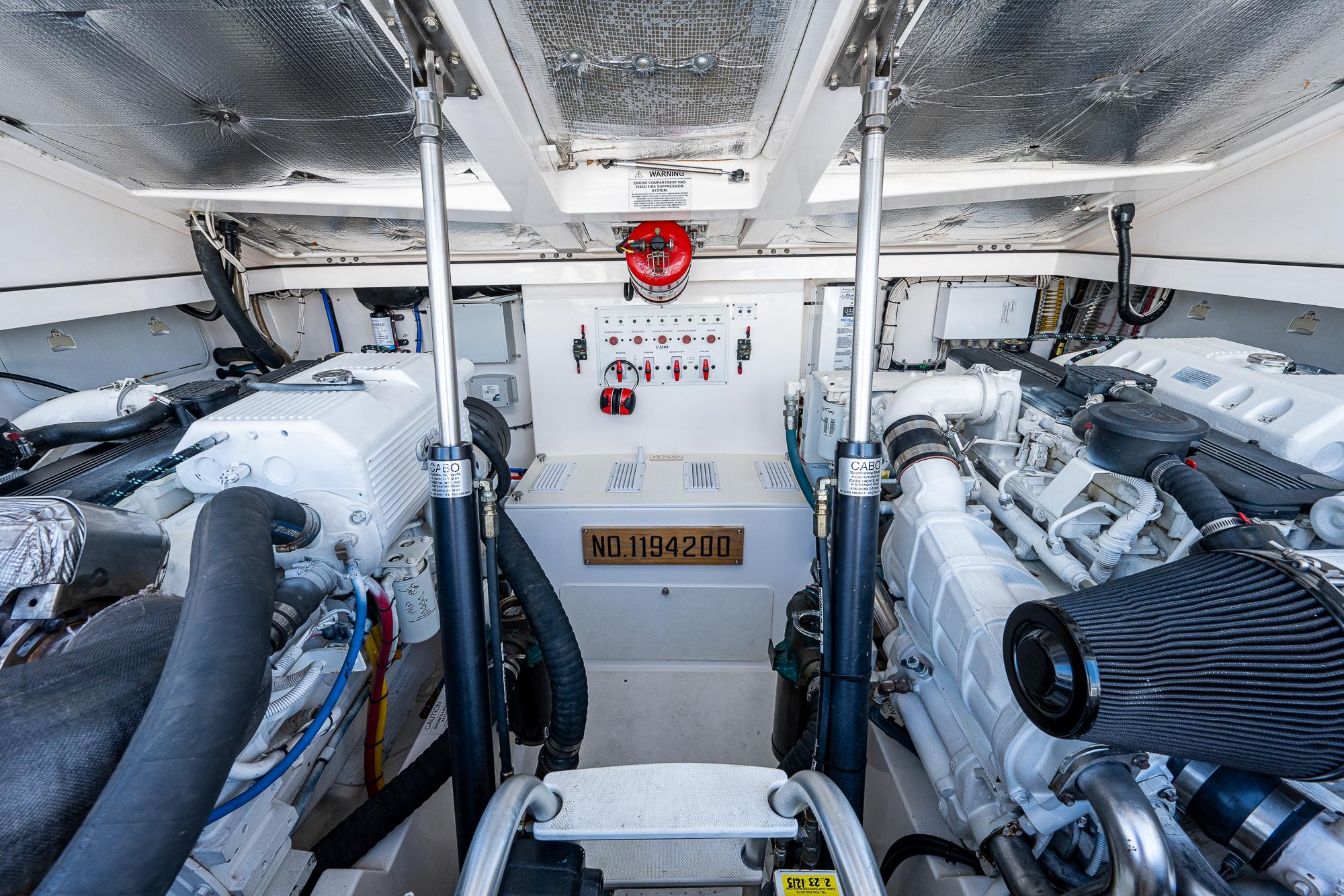 Cabo 35 Strangeways-Engine Room Access