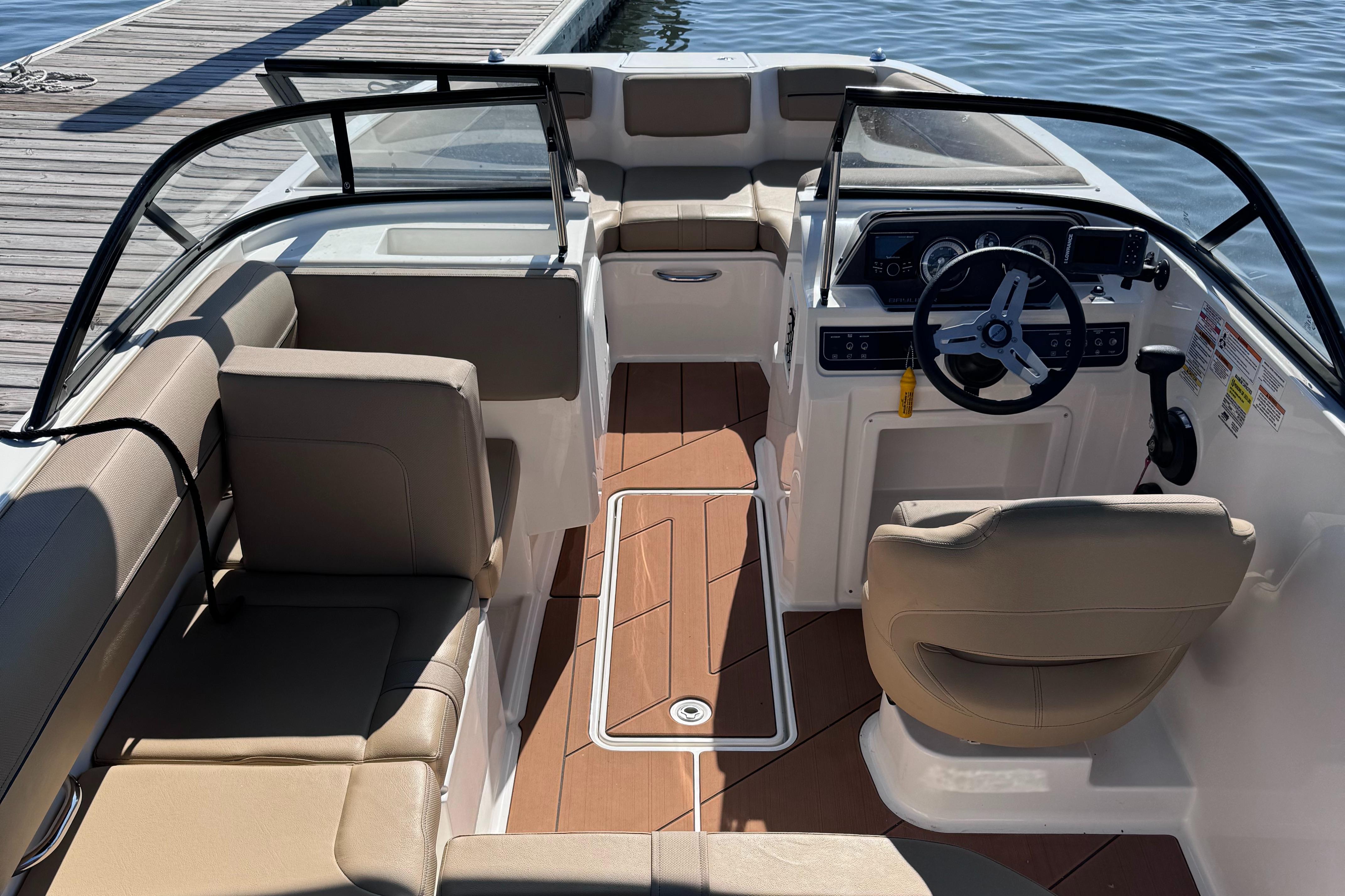 2023 Bayliner DX2000