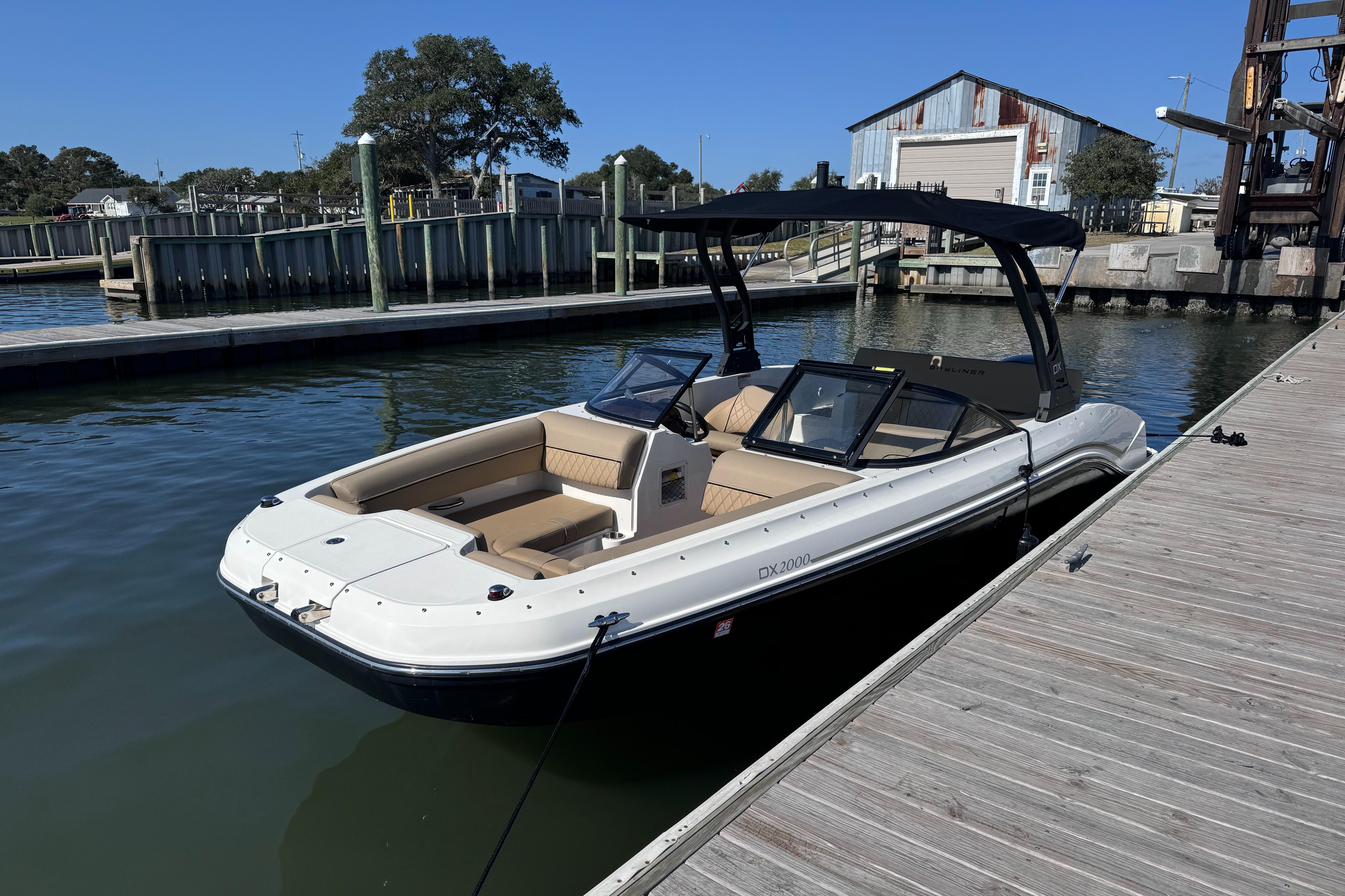 2023 Bayliner DX2000