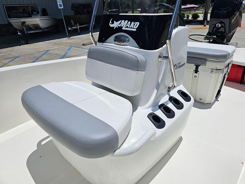 2025 Mako Pro Skiff 15 CC boat seat and console with rod holders.
