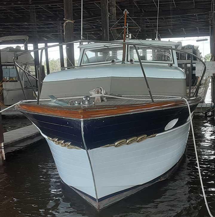 M 7054 CF Knot 10 Yacht Sales