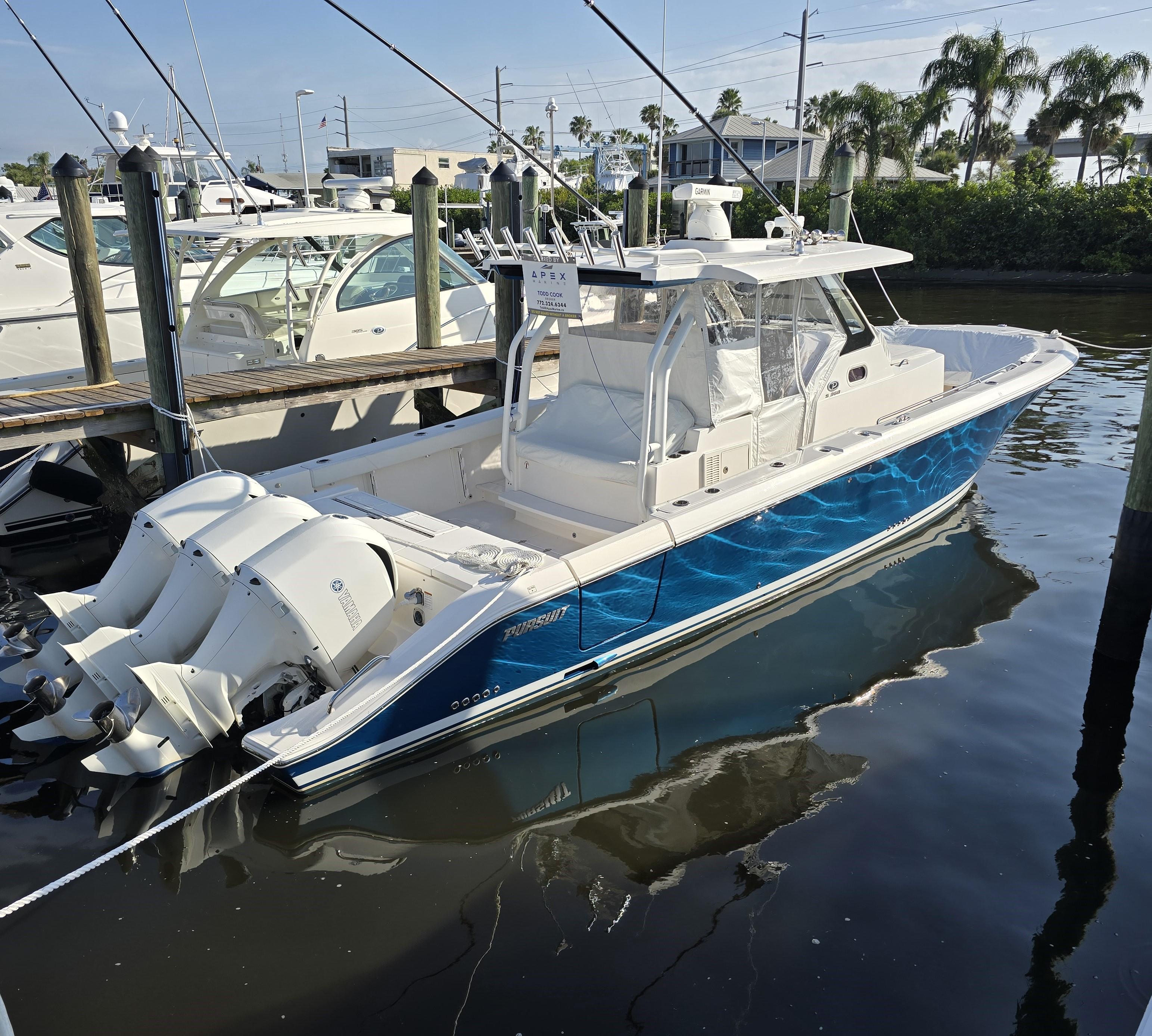 Pursuit S 368 Sport