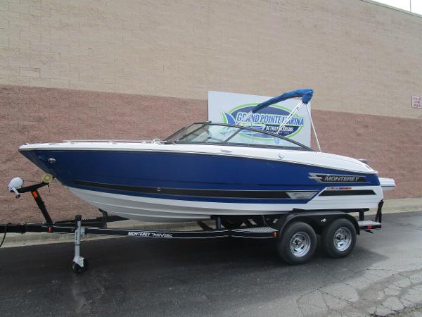 2022 Monterey boat for sale, model of the boat is 218 Super Sport & Image # 2 of 32