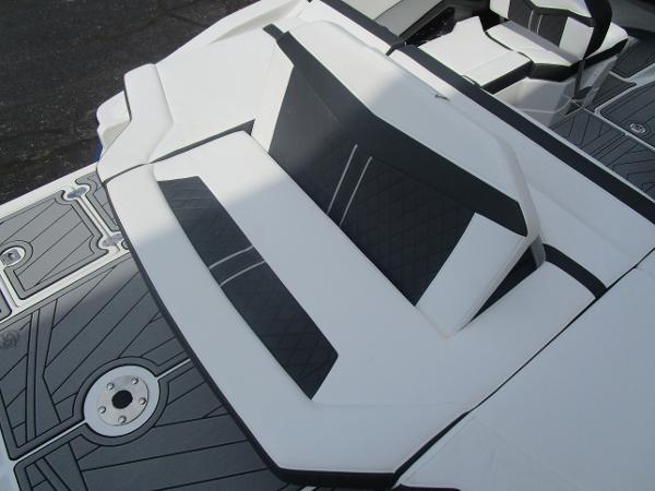2022 Monterey boat for sale, model of the boat is 218 Super Sport & Image # 7 of 32