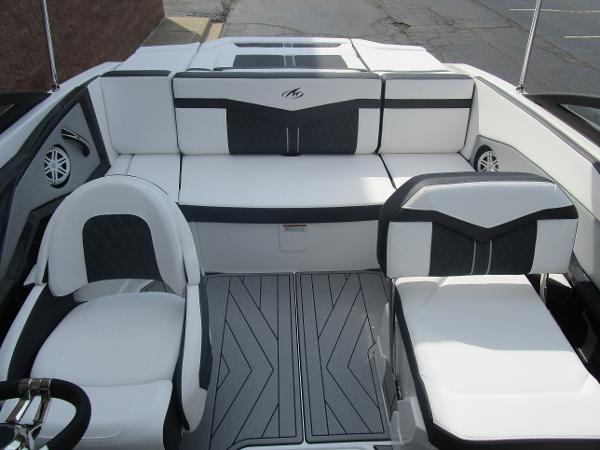 2022 Monterey boat for sale, model of the boat is 218 Super Sport & Image # 14 of 32