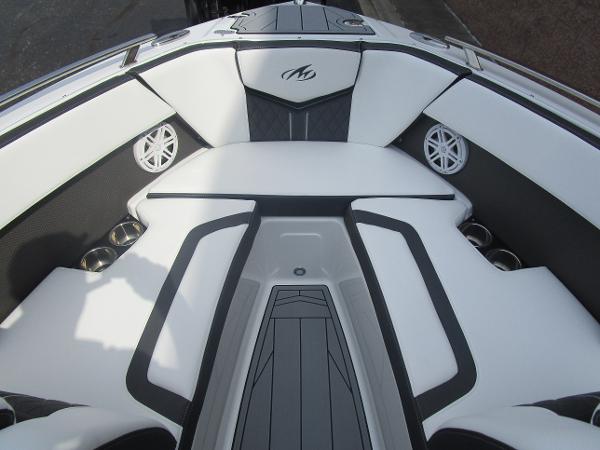 2022 Monterey boat for sale, model of the boat is 218 Super Sport & Image # 24 of 32