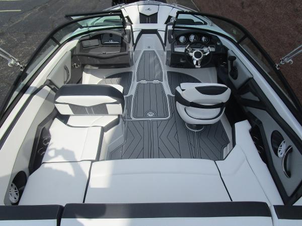 2022 Monterey boat for sale, model of the boat is 218 Super Sport & Image # 30 of 32