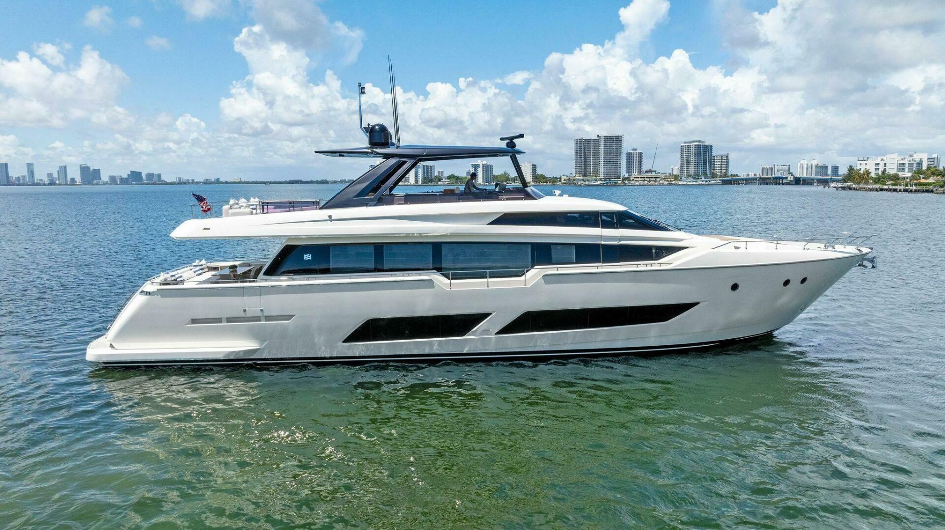 85′ Ferretti Yachts 2017