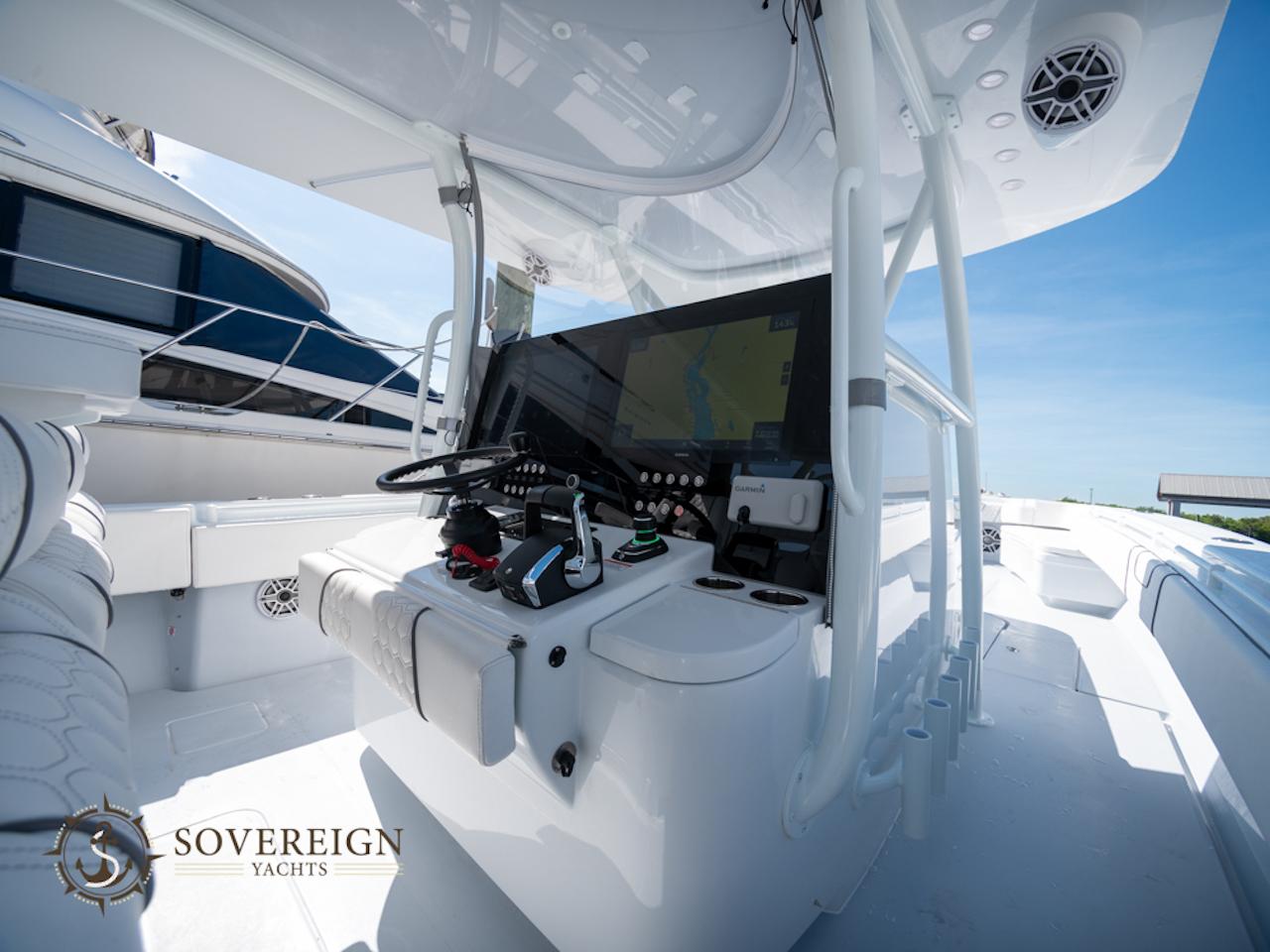 Contender-44 CB 2024-JDJ4C023C324 FL-US-2024 Contender 44 CB yacht cockpit with advanced navigation system.-8992982 | Thumbnail