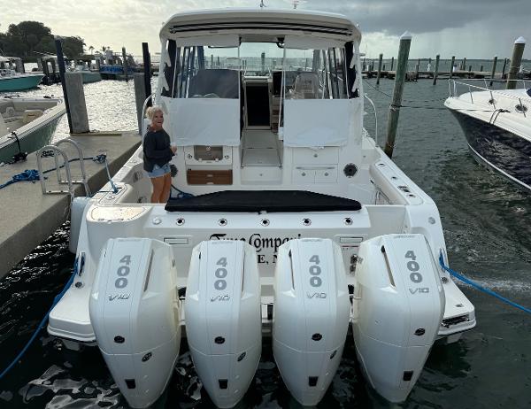 2024 Boston Whaler 405 Conquest