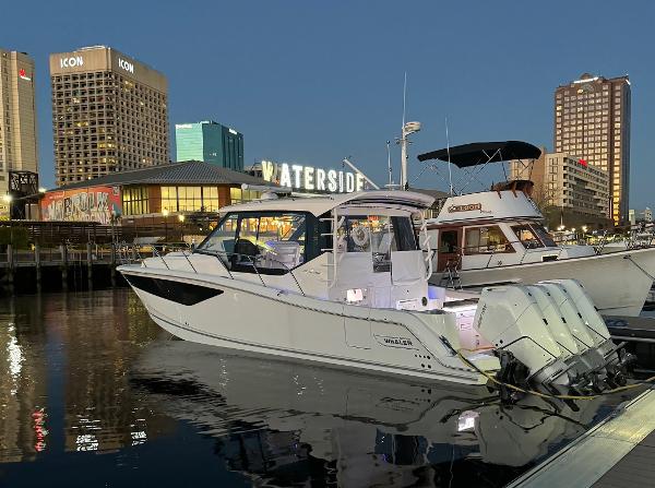 2024 Boston Whaler 405 Conquest