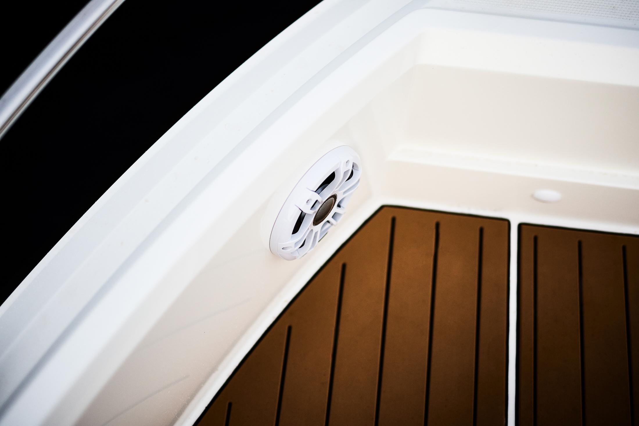 Skamander-Sorrento 2025 -FL-US-2025 Skamander Sorrento boat deck with speaker and wood finish.-9722985 | Thumbnail
