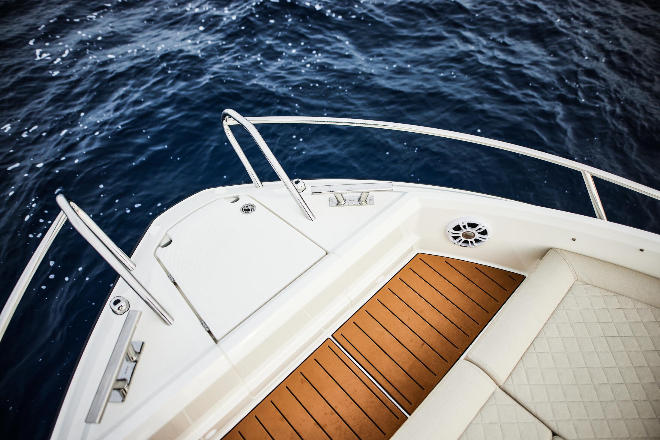 Skamander-Sorrento 2025 -FL-US-2025 Skamander Sorrento boat deck with wood finish, overlooking deep blue ocean.-9722985 | Thumbnail