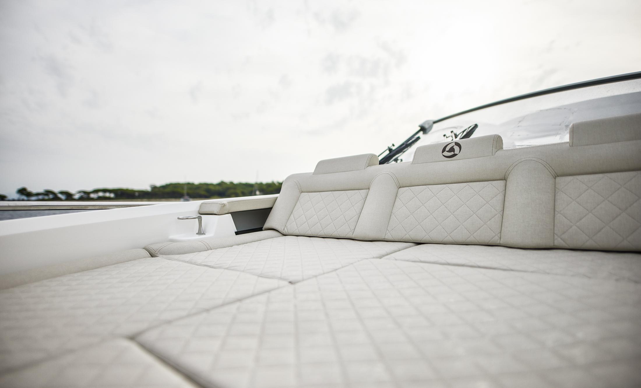 Skamander-Sorrento 2025 -FL-US-Luxurious seating on 2025 Skamander Sorrento boat with quilted upholstery.-9722985 | Thumbnail