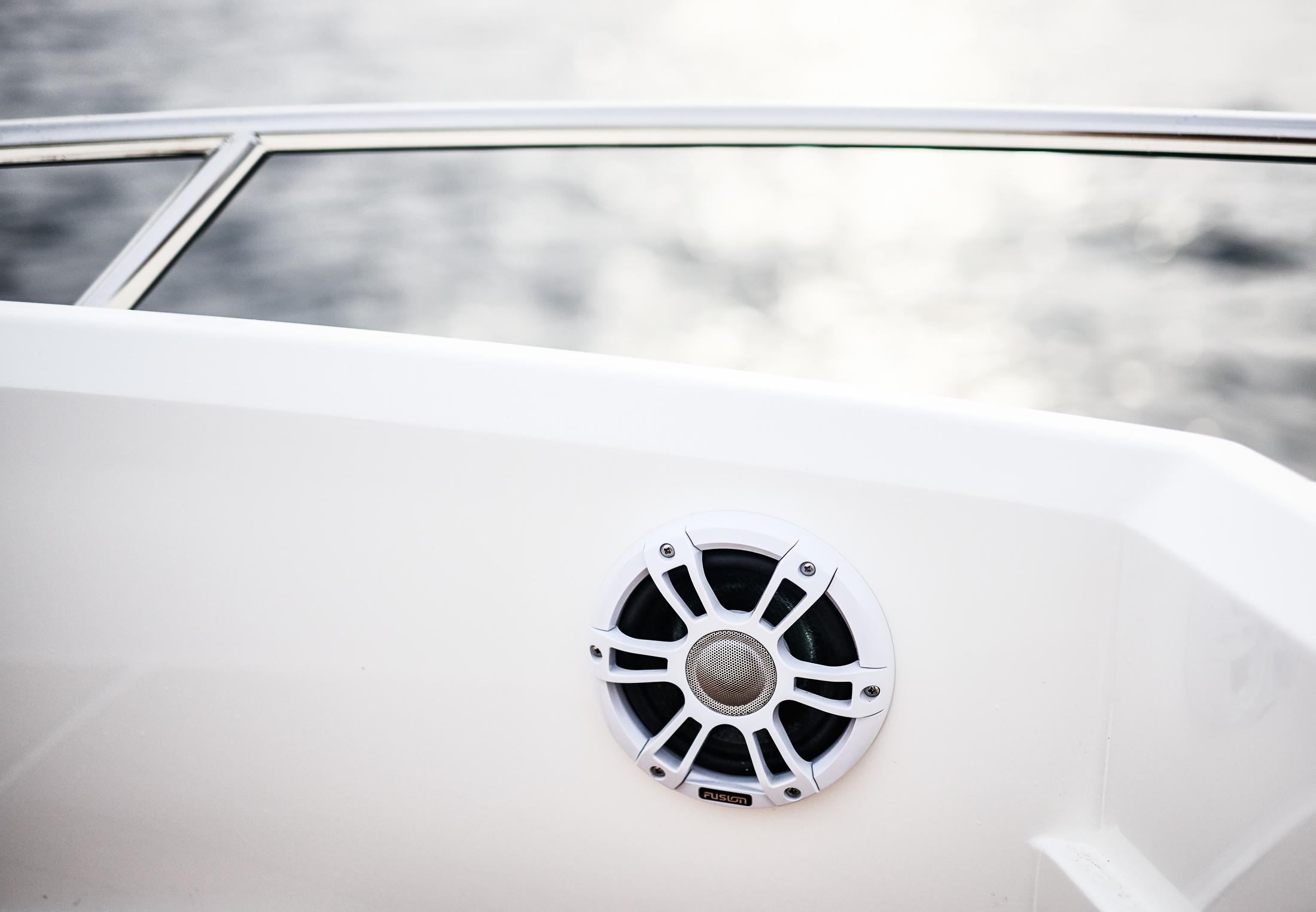 Skamander-Sorrento 2025 -FL-US-2025 Skamander Sorrento boat with speaker, sleek design, and water backdrop.-9722985 | Thumbnail