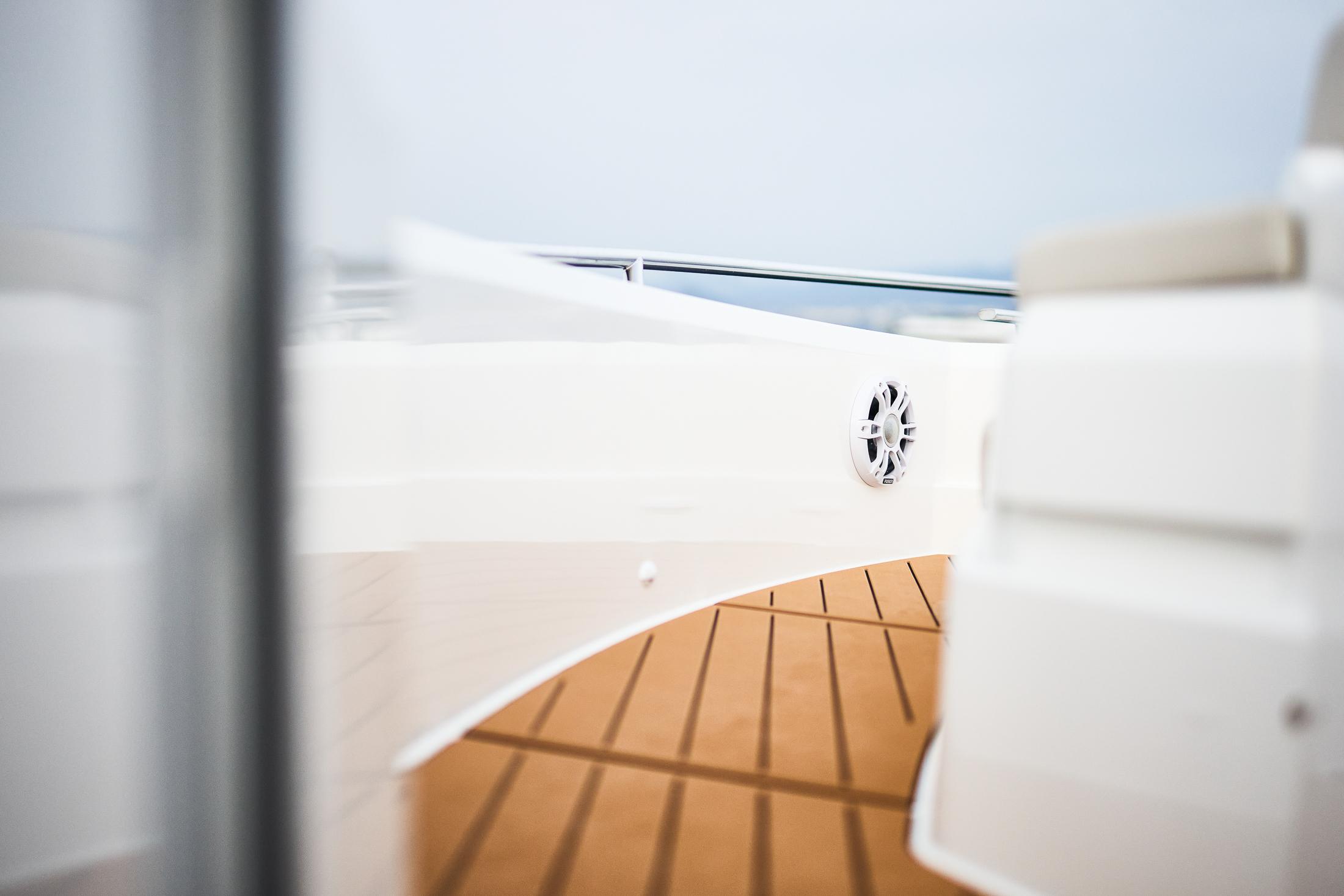 Skamander-Sorrento 2025 -FL-US-2025 Skamander Sorrento yacht deck with sleek design and modern features.-9722985 | Thumbnail
