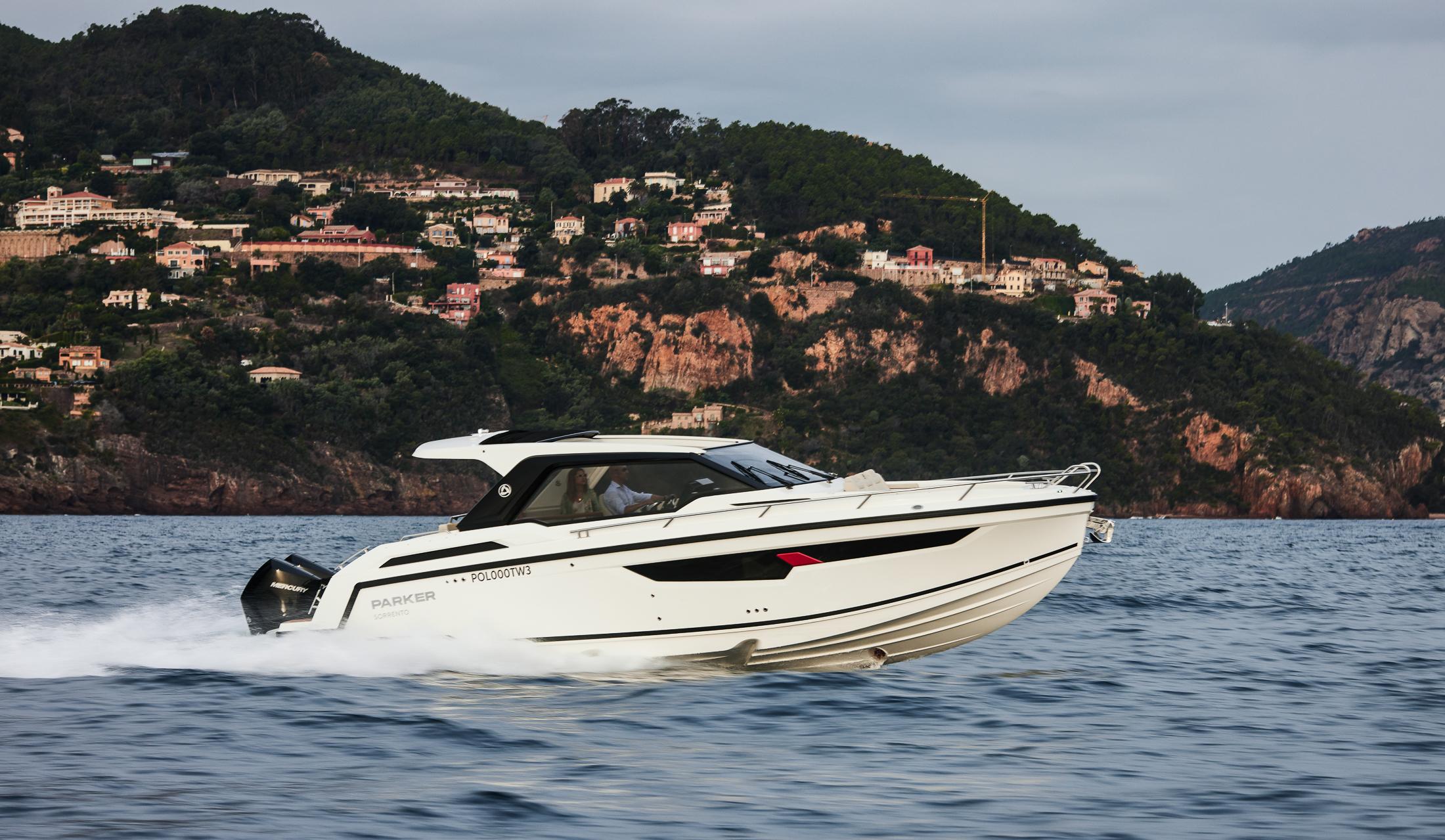 Skamander-Sorrento 2025 -FL-US-2025 Skamander Sorrento boat cruising near scenic coastal landscape.-9722985