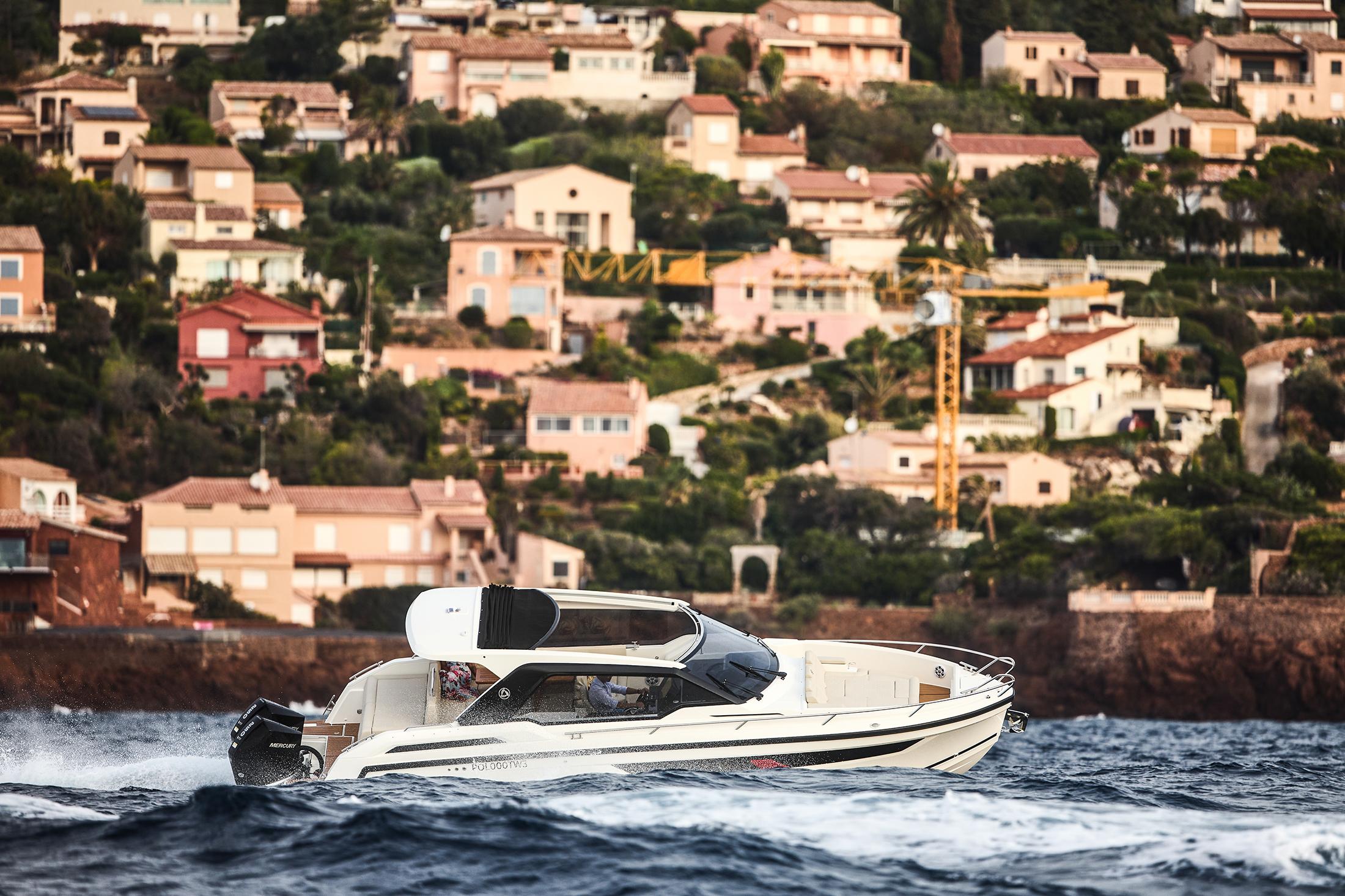 Skamander-Sorrento 2025 -FL-US-9722985 | Thumbnail