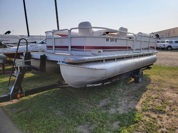 2009 Leisure Island boat for sale, model of the boat is 2225 & Image # 1 of 17