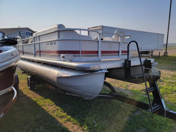 2009 Leisure Island boat for sale, model of the boat is 2225 & Image # 6 of 17