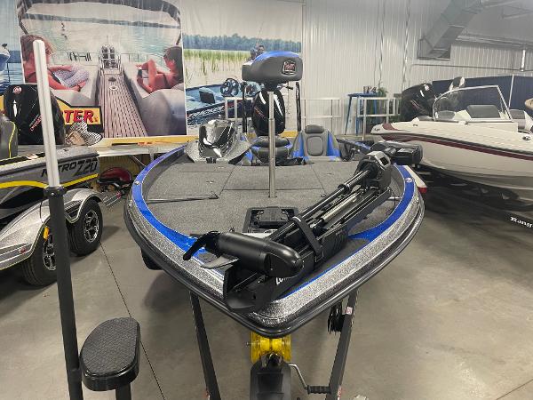 2021 Ranger Boats boat for sale, model of the boat is Z520C Ranger Cup Equipped & Image # 2 of 11