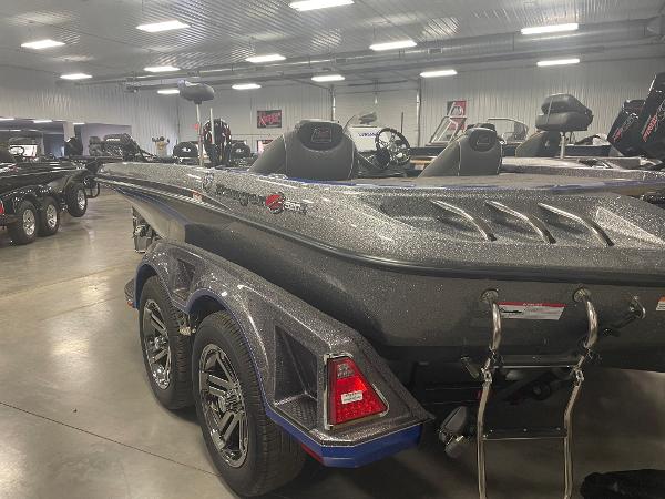 2021 Ranger Boats boat for sale, model of the boat is Z520C Ranger Cup Equipped & Image # 4 of 11