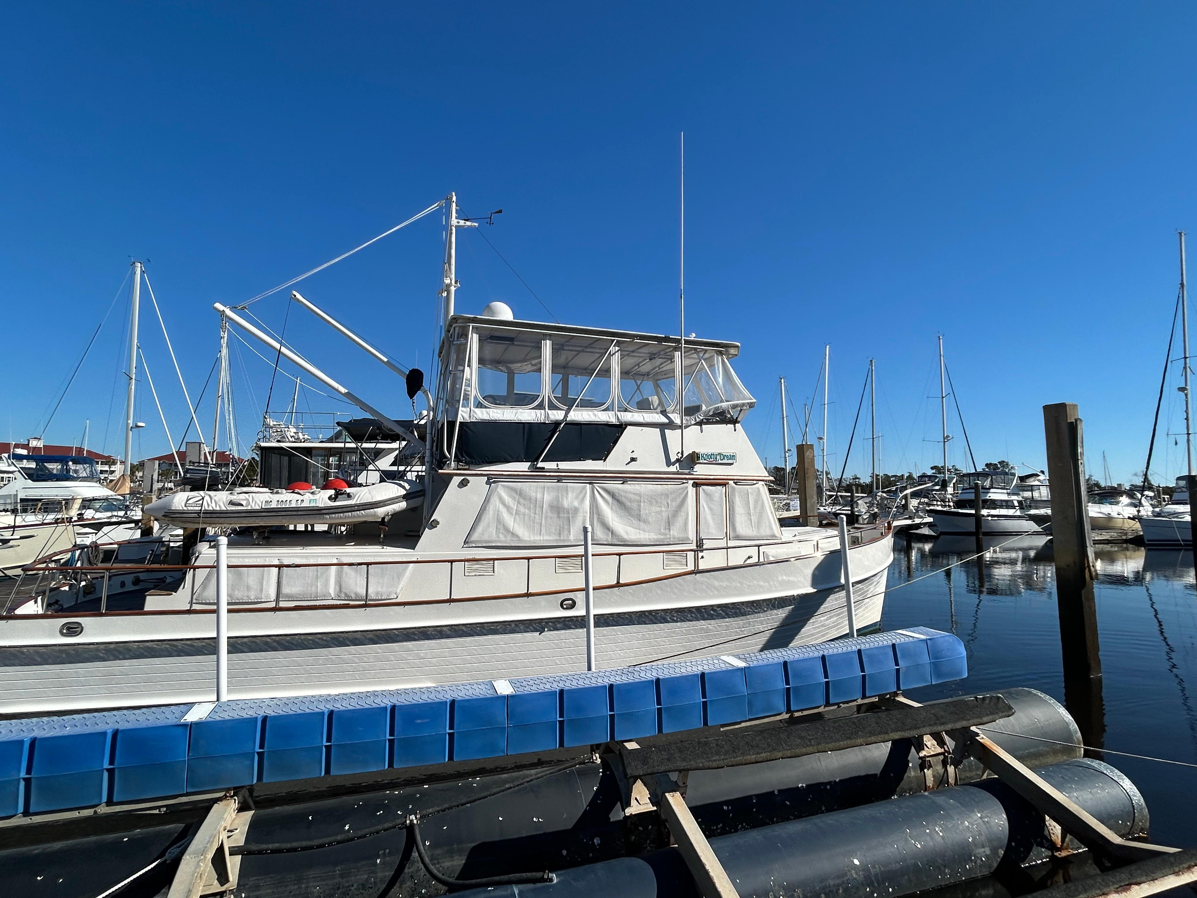 1989 Grand Banks 42 Motoryacht