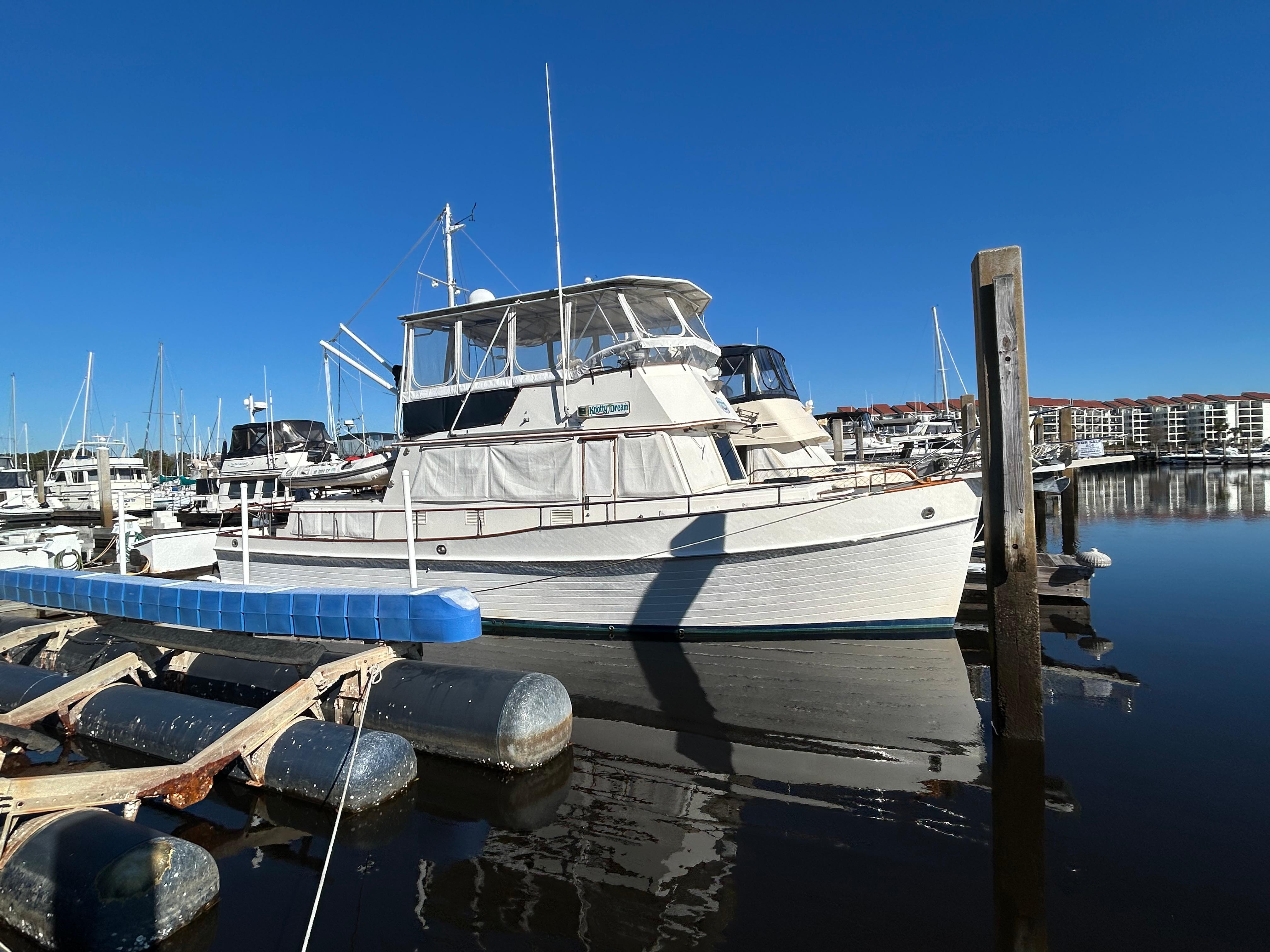 1989 Grand Banks 42 Motoryacht