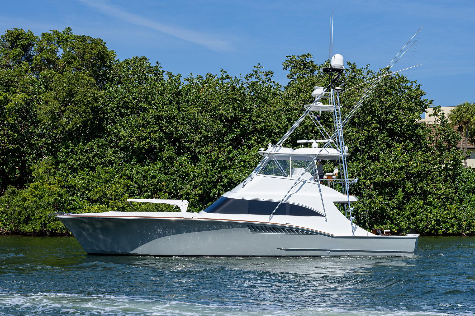 Titan 62 - Capricorn - Exterior Profile