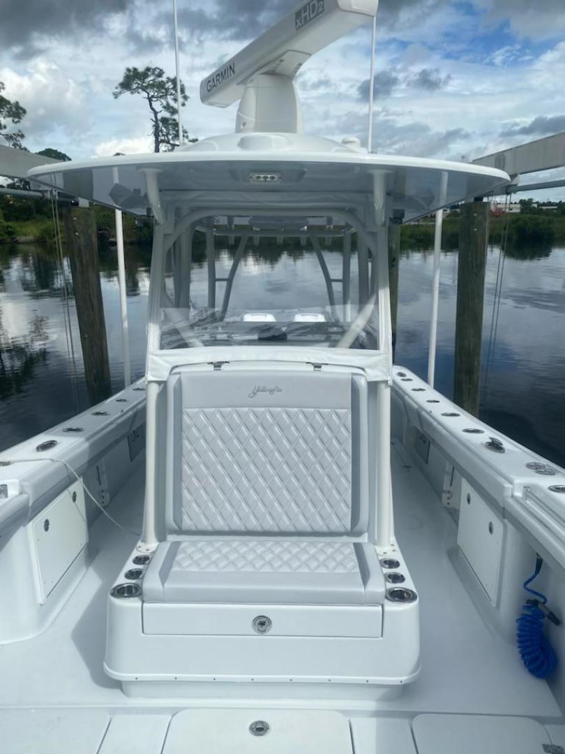 2022-yellowfin-32-power-9690315-20250221110400356-1_XLARGE