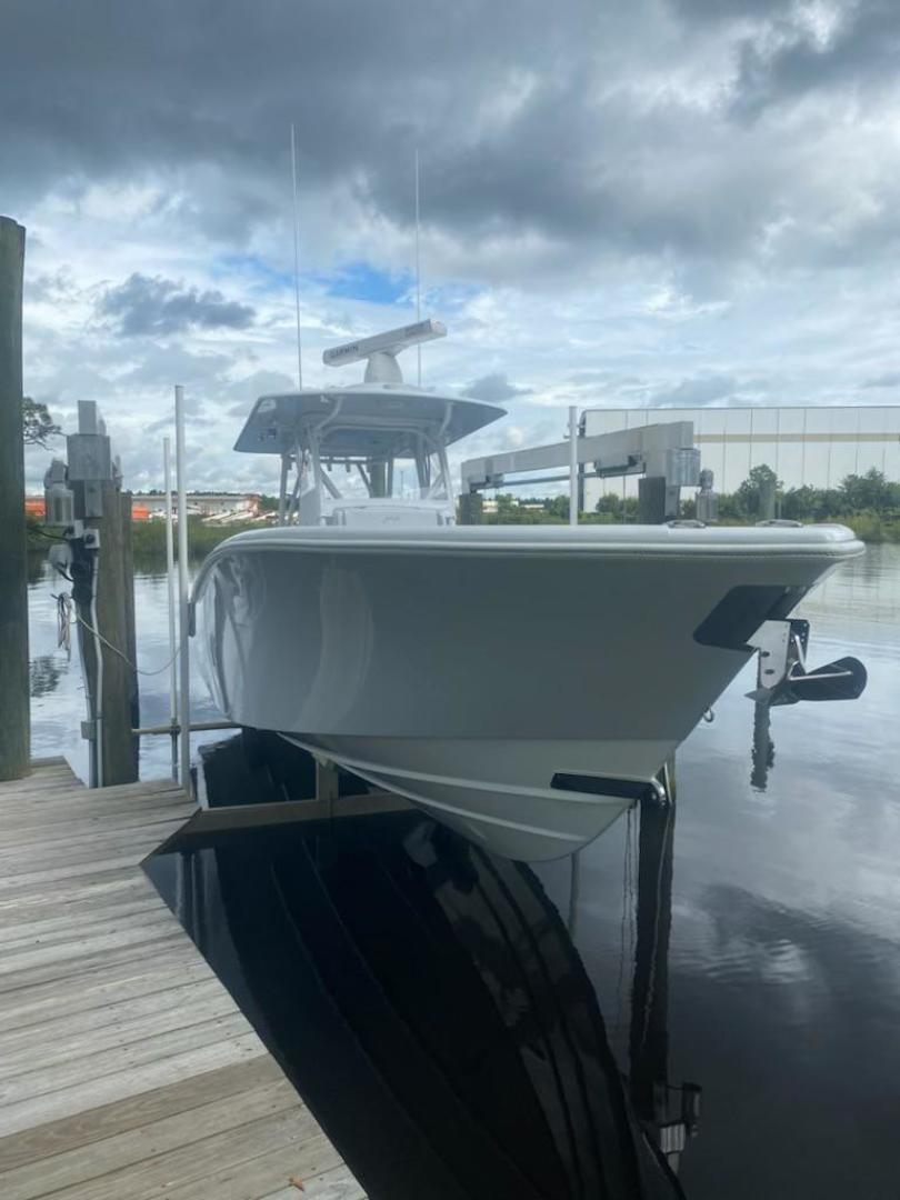 2022-yellowfin-32-power-9690315-20250221110404260-1_XLARGE