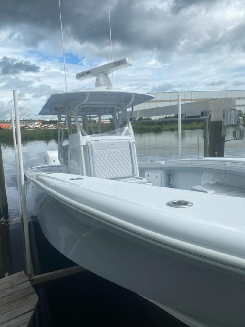 2022-yellowfin-32-power-9690315-20250221110405373-1_XLARGE